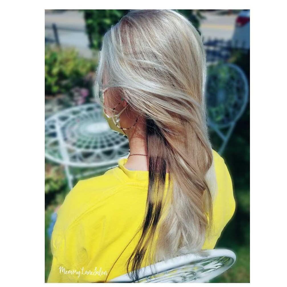 Just a little #coontail in the salon today!🦝
Love when I get the chance to be creative!
Toned with 9na,10 t and clear.Thank you @redken #shadeseq 💛
#memorylanesalon
