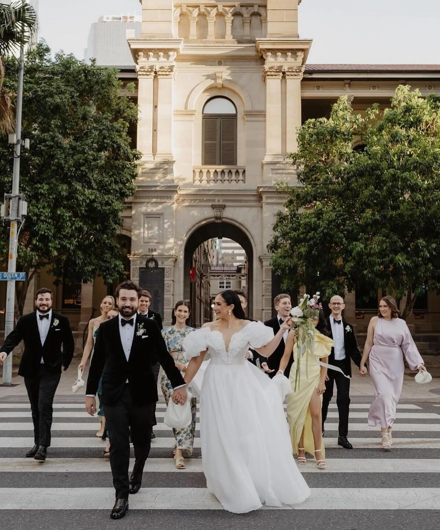 This absolute queen @_demitrya 👑

#goldcoastweddingflorist #instabloom #modernbride #sydneyflorist #creativefloristry #noosaweddingflorist #forflowerlovers #bridalbouquet #brisbaneflorist #brisbanestylist #weddinginspo #uniqueweddings #weddingfloral