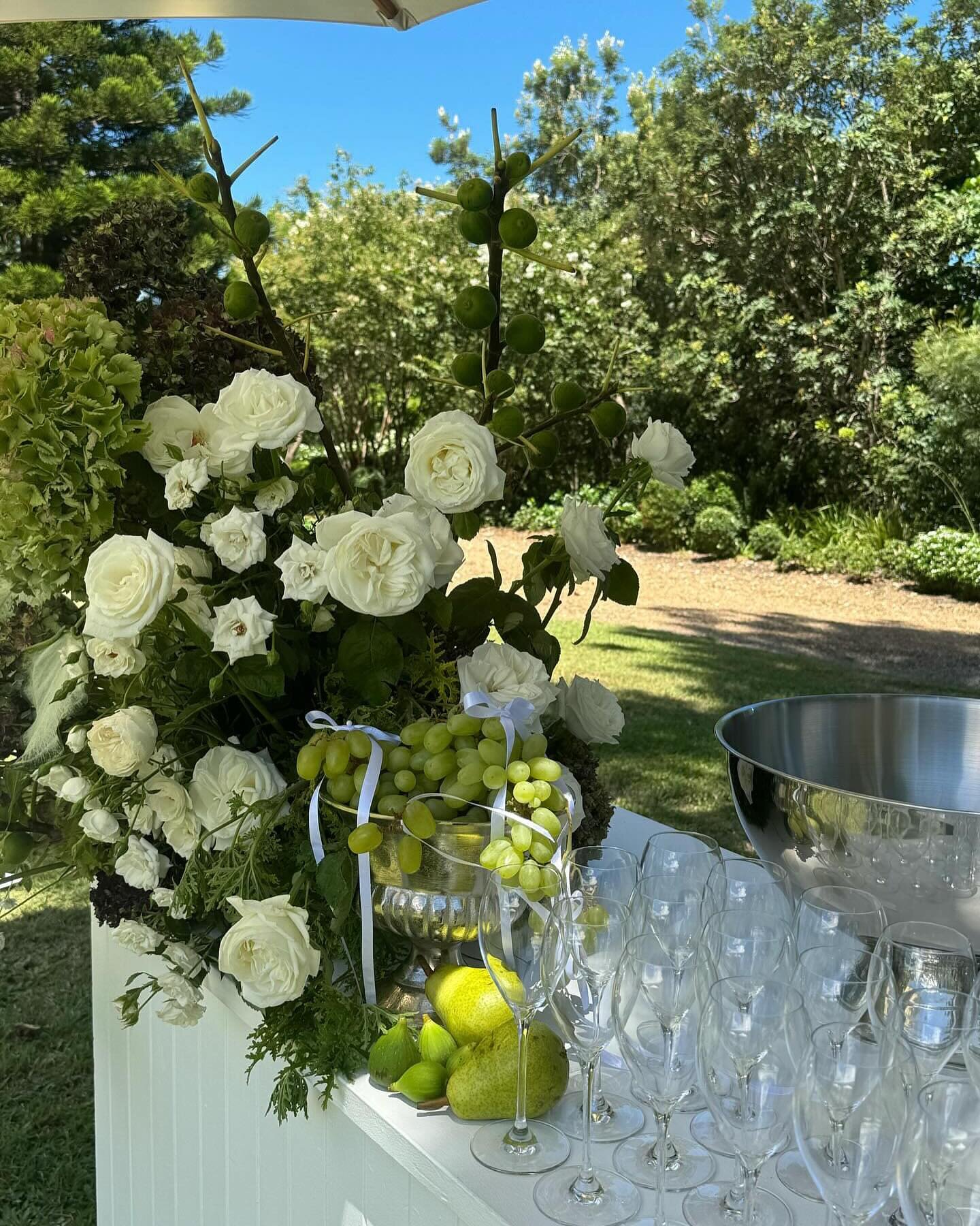 Baby shower blooms for the inspiring @pippaessie creator of @palm.noosa 🌴

Thank you @ginelledale for the snaps! 

#brisbaneeventflorist #brisbaneweddingflorist #noosaweddingflorist #babyshowerflowers #flowerlove #gardenparty #gardenpartywedding #ga
