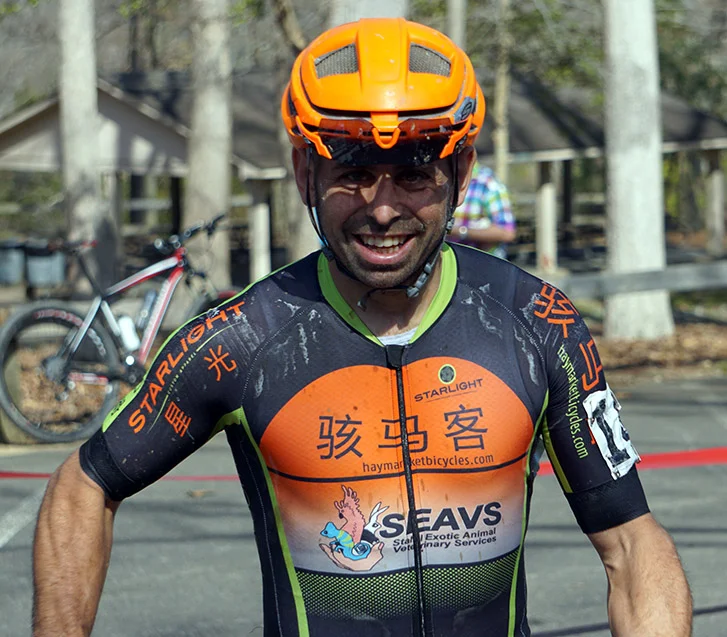 Longer elbow length sleeves give a more aero fit. Separating zipper gives more strength and durability than a hidden zip when under high stress,