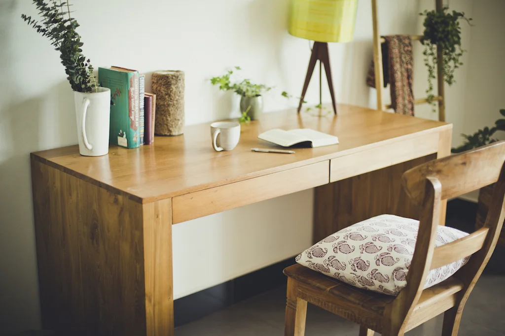 Kuno desk & chair in reclaimed teak.