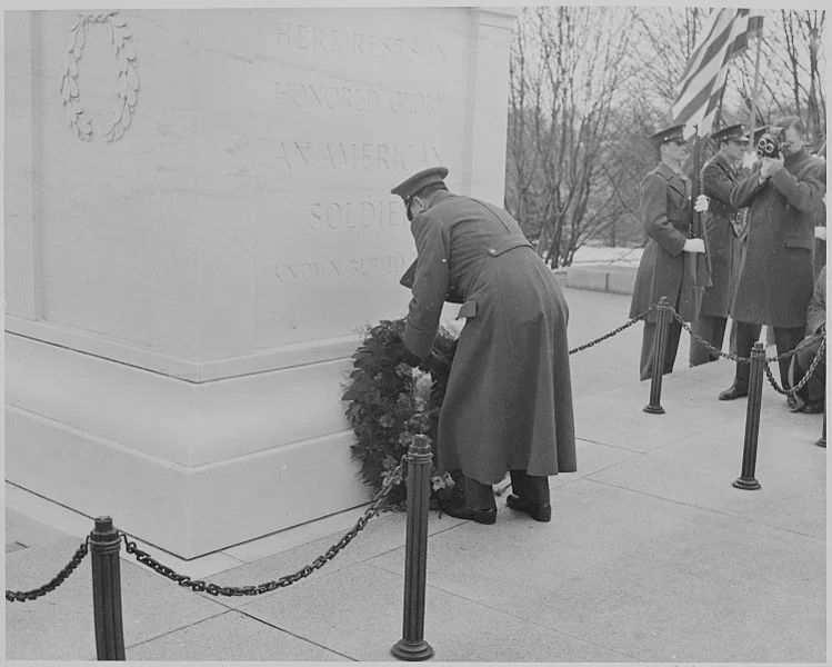 laying the wreath.jpg
