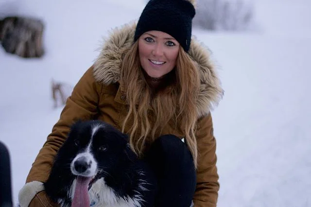 Puppy love. She even loves this -25 temperature #cottage #canadianliving #winterwonderland #bordercollie #dogsofinsta #cottaging