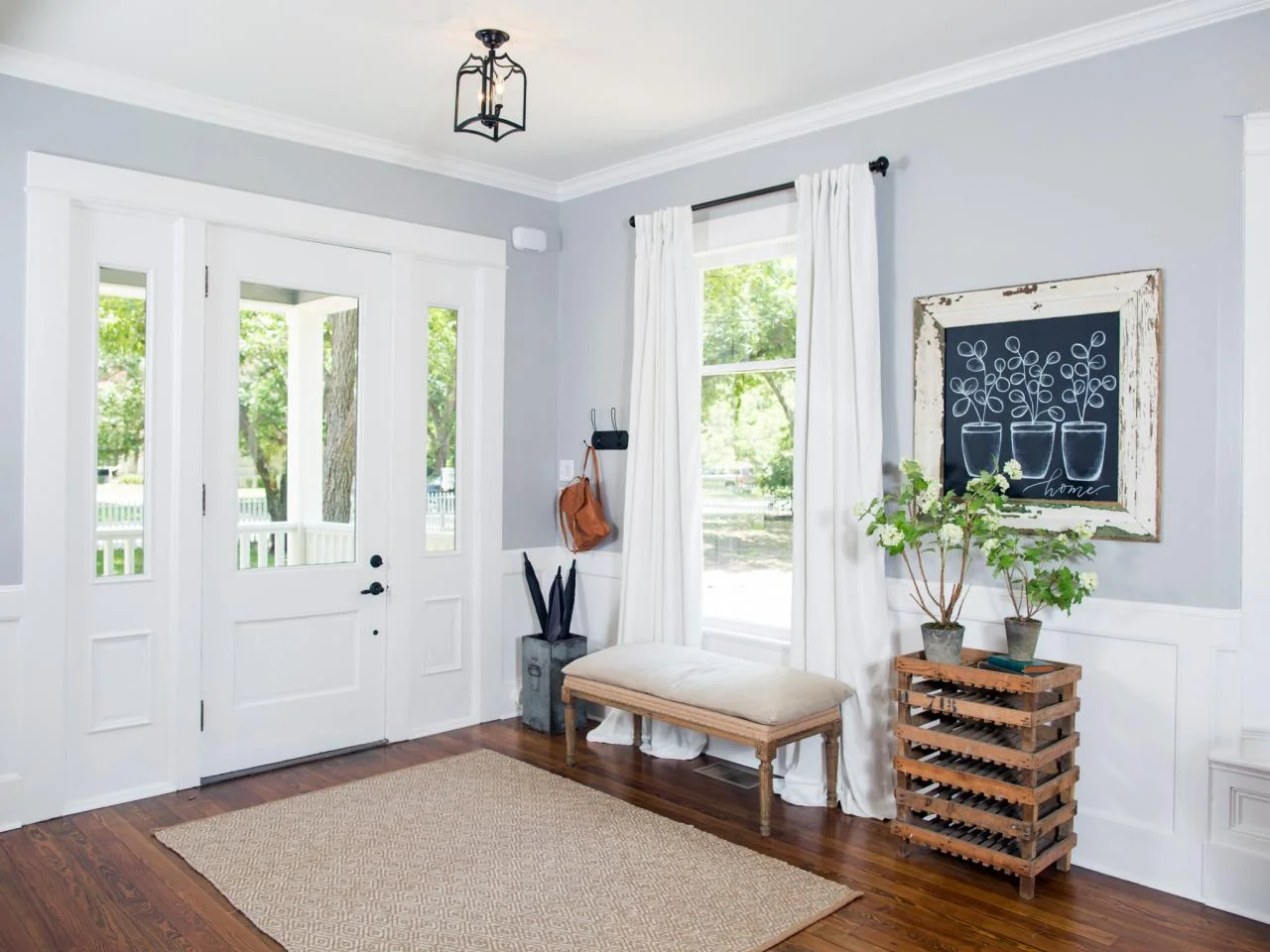 BP_HFXUP302H_entryway_AFTER_194789_647354-1195990.jpg.rend.hgtvcom.1280.960.jpeg