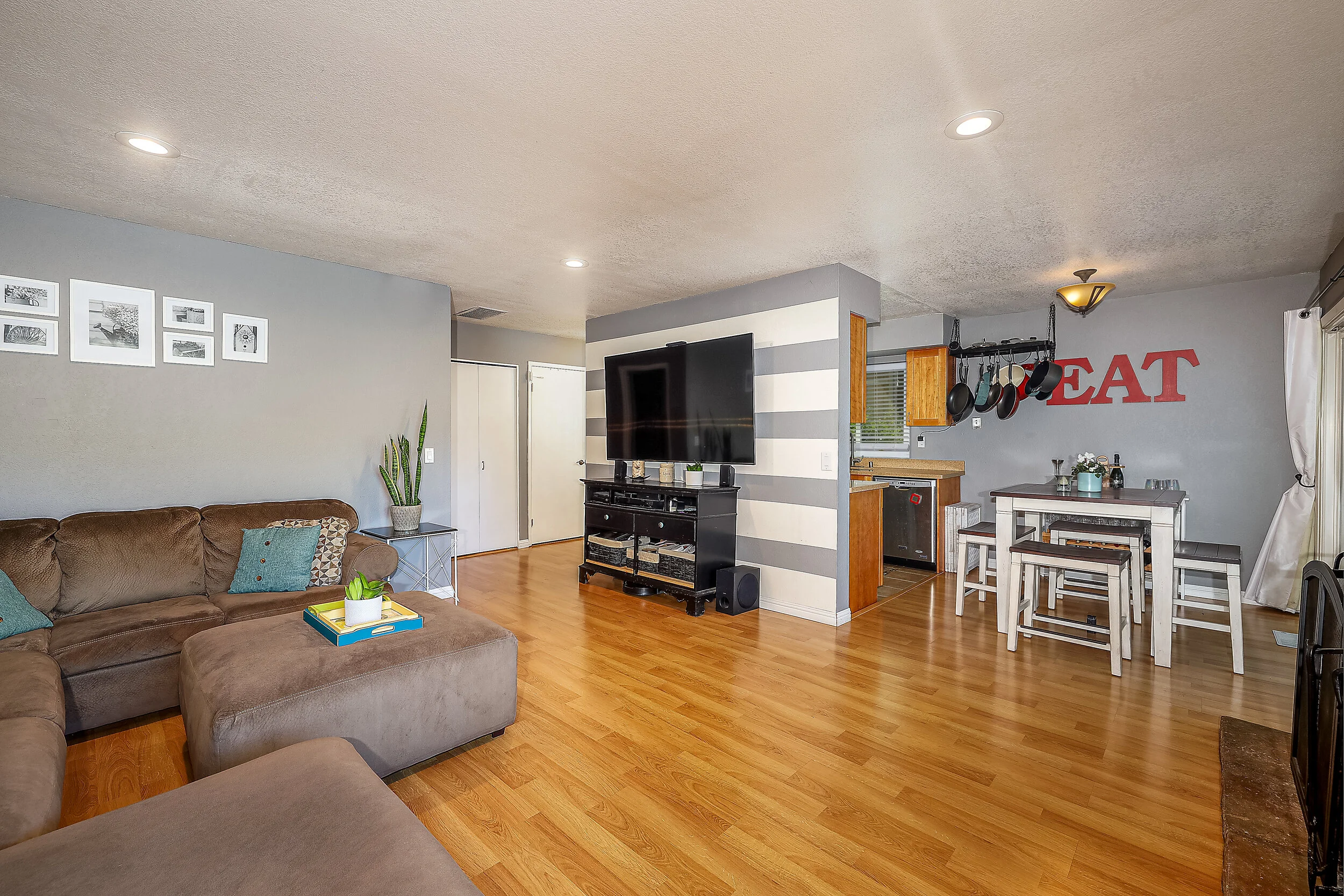 DE7A5382-f.jpg