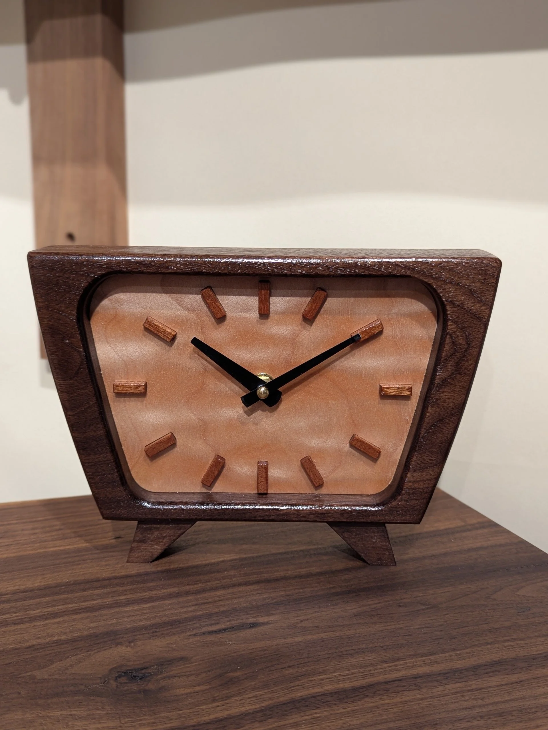 Console Table Clock