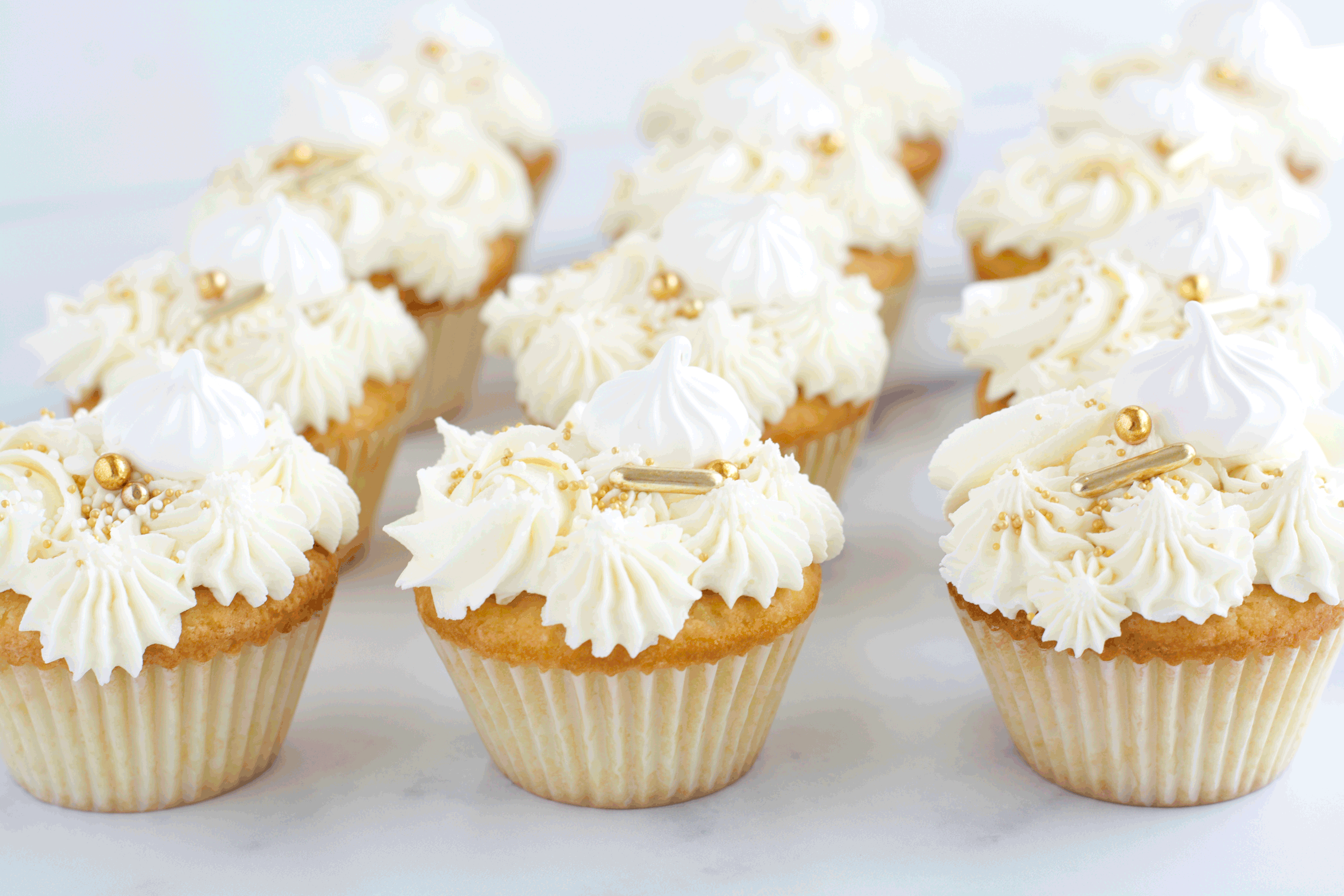 CustomWhiteCupcakes.gif
