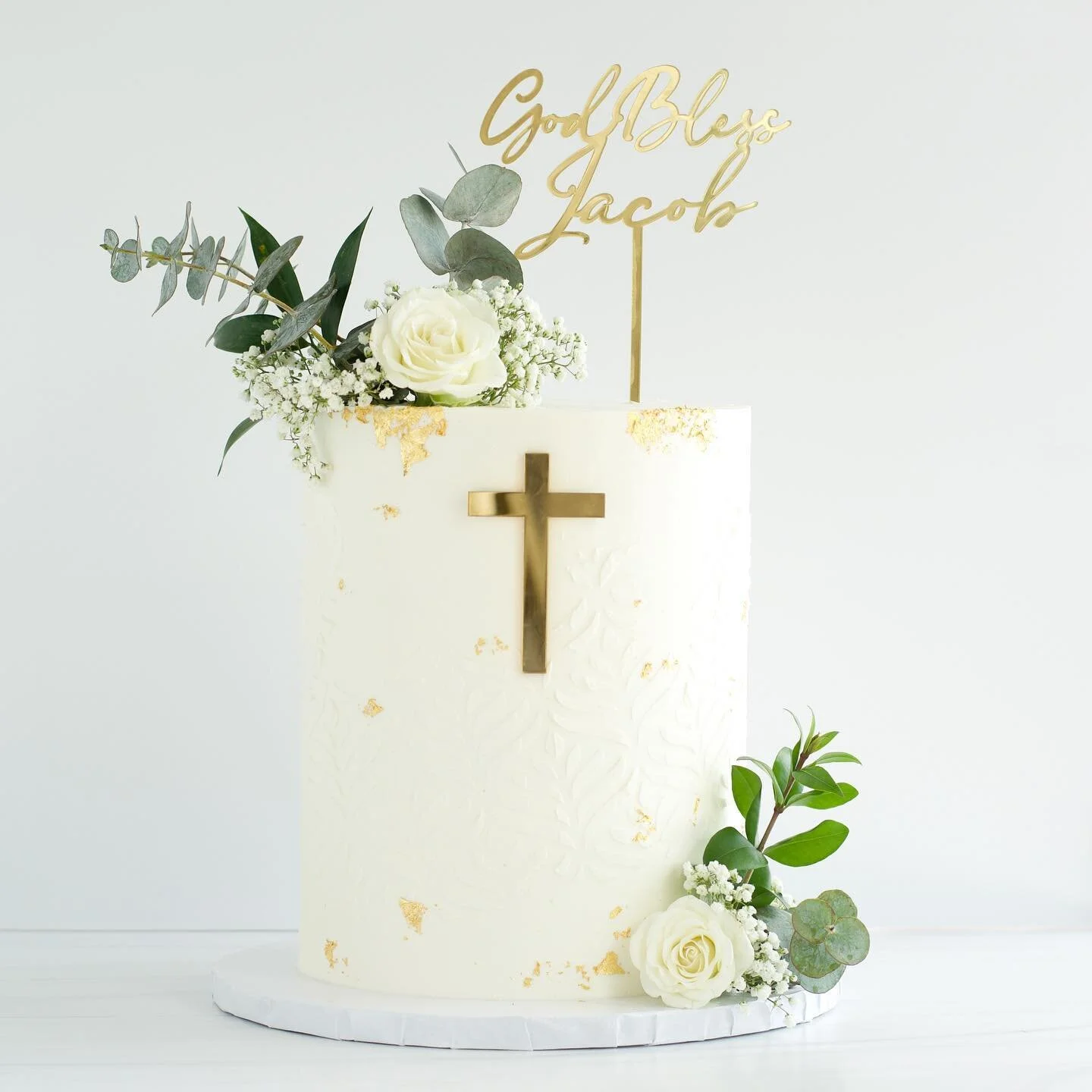 Do everything in love 🤍 #communioncake
.
.
.
.
#siftandwhip #darngoodbakedgood #baptismmiami #miamisweets #miamicakes  #miamiparty#cookies #miamidessert #miamikidsparty #miami #yum  #party #food #miamievents #instafood #foodie #foodism #yummy #eeeee