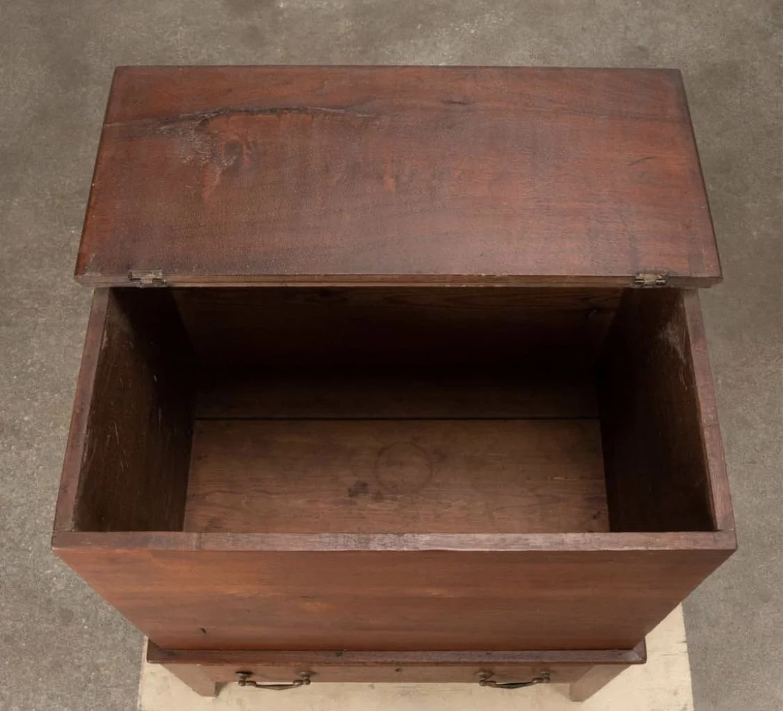 Sugar chest interior 