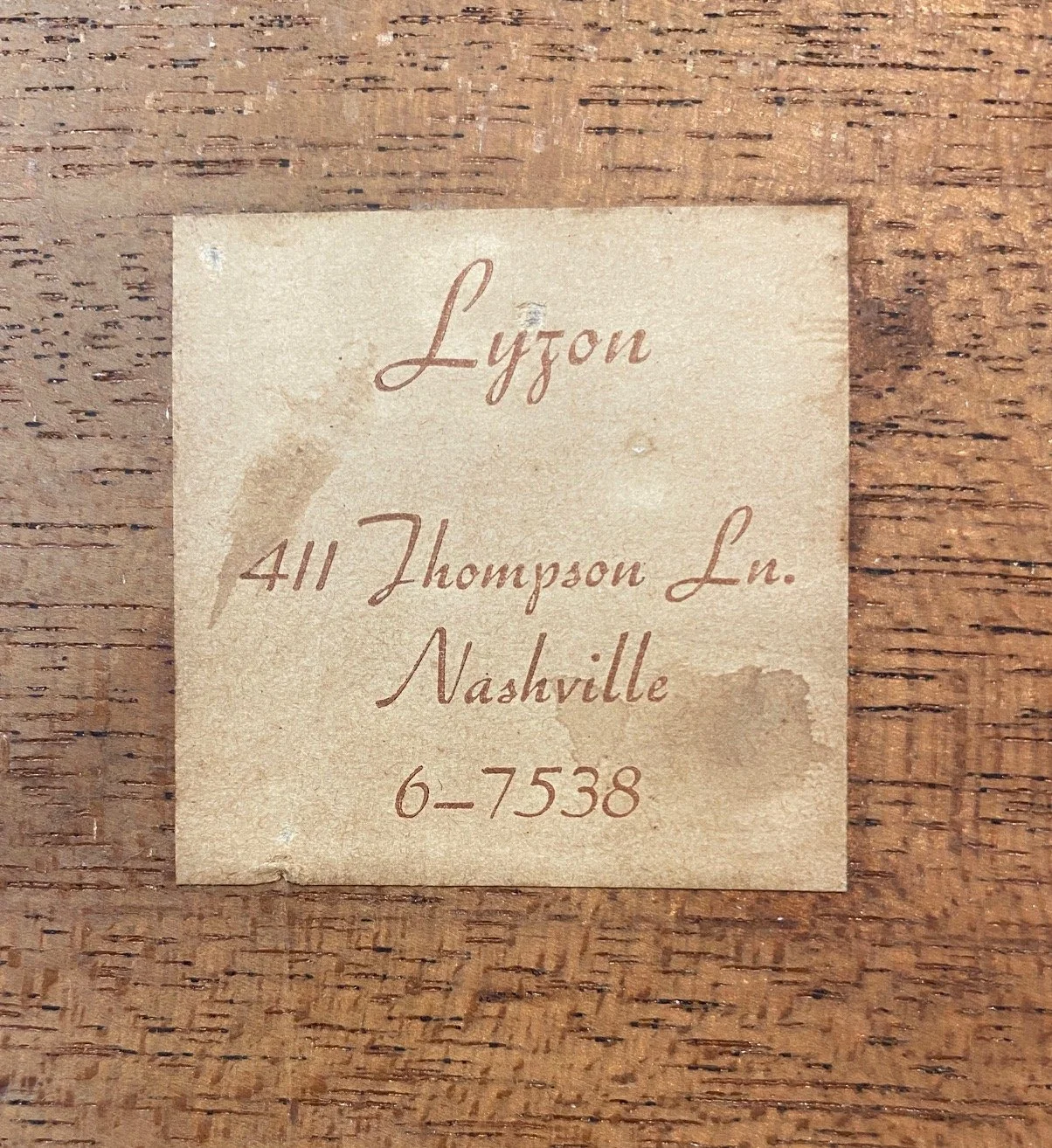 Lyzon gallery label. Nashville