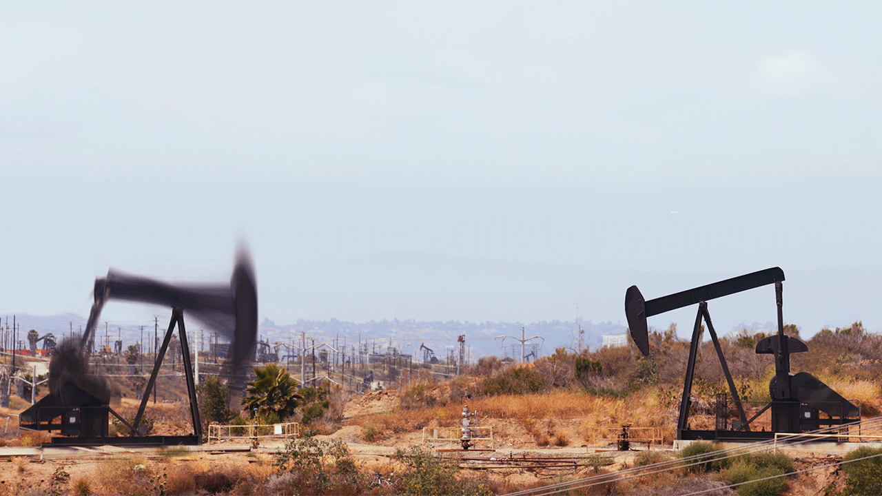 OilRig_x6wb8p.gif