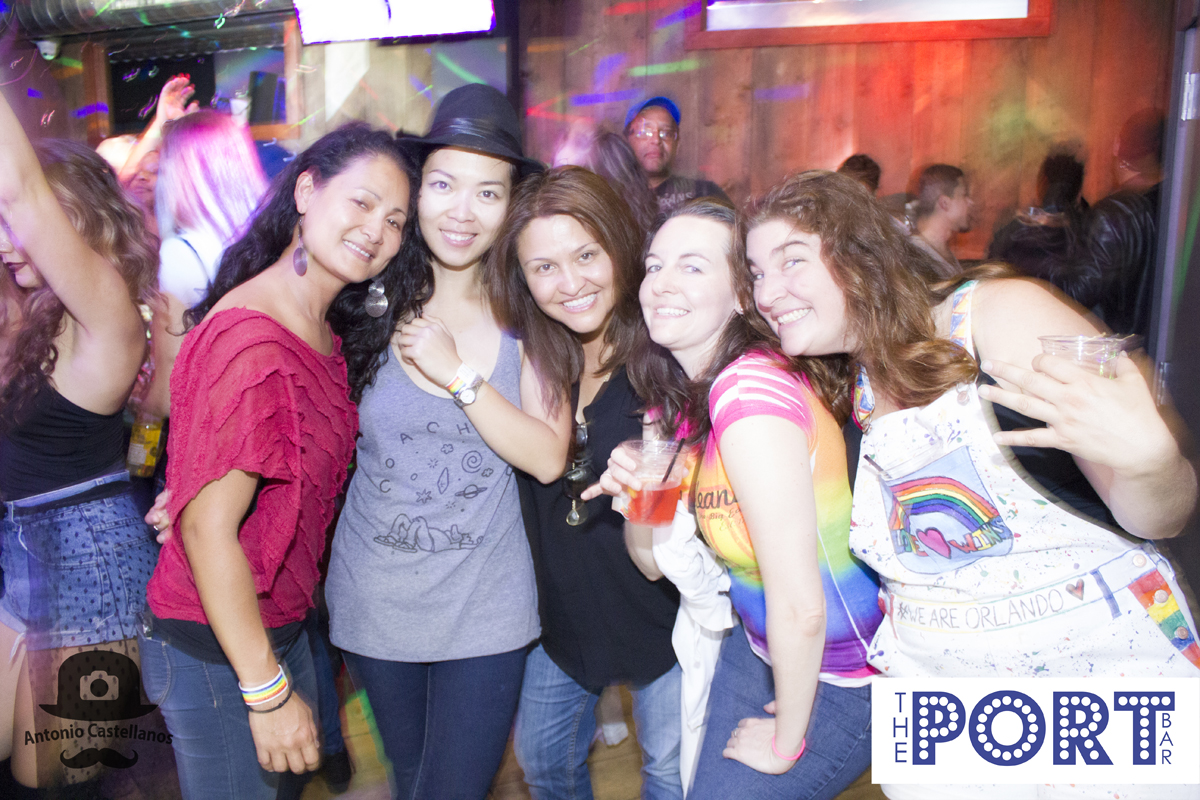 Ladiesat Pride2016.jpg