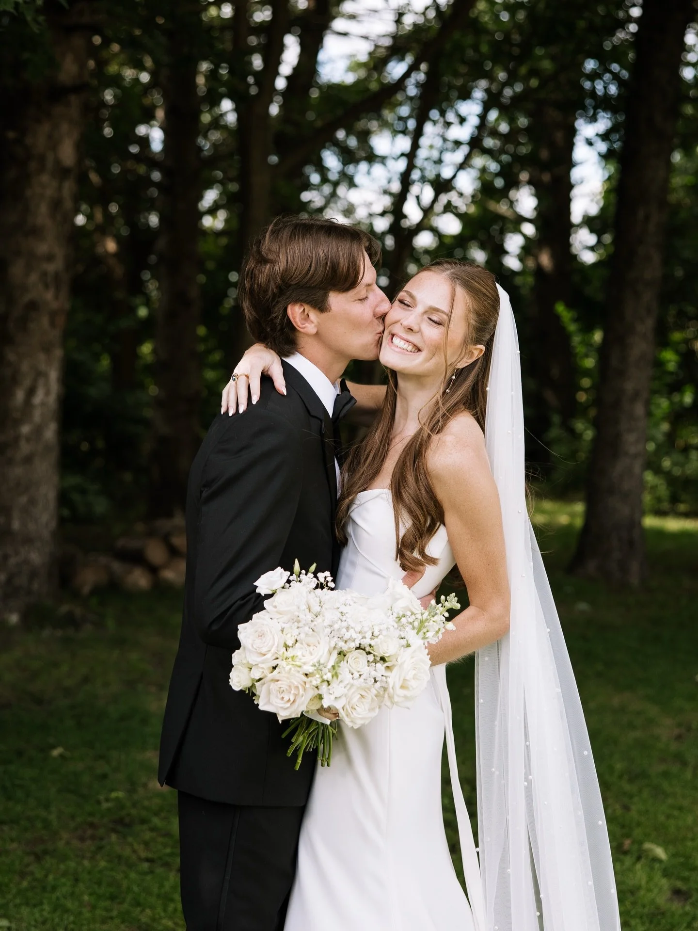 Our brides are CRAVING whimsical abundant wedding flower designs, romantic conversational candlelit filled spaces, and wedding planning &amp; coordination support that lets them release the to do list and just be in the moment. 🌟 

The goal is to bu