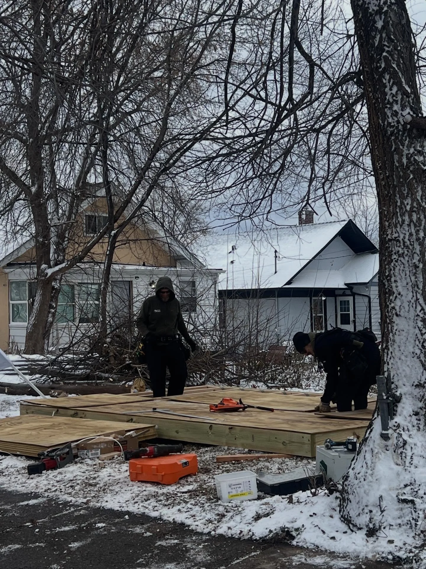 We are amazed at the work that has been happening at the new garden. Our agreement with Hennepin County was to get raised beds and a shed built before end of year. The weather held out for a long time, but of course as soon as the temps dipped a coup