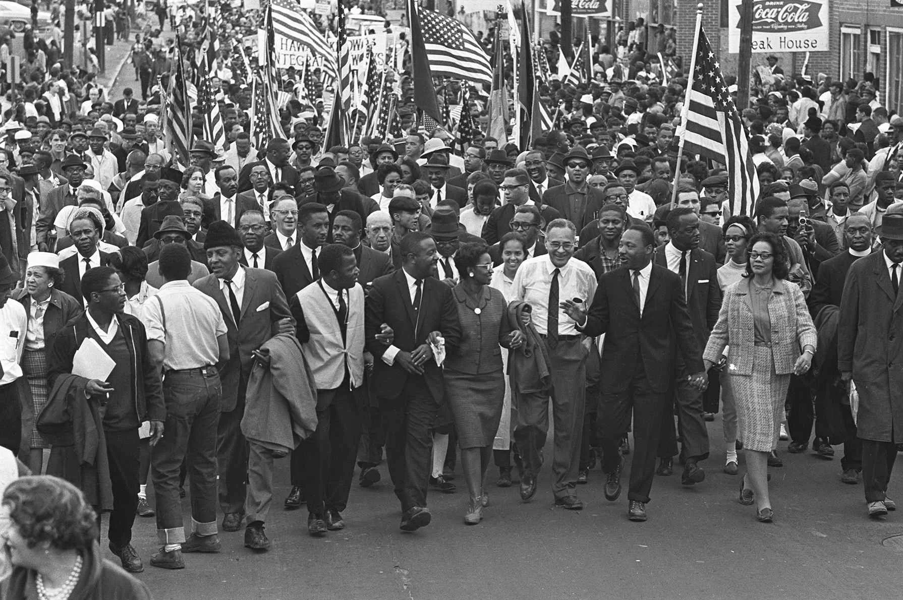 PAGE 94: ON MACRCH 25, 1965, MORE THAN 25,000 DEMONSTRATORS COMPLETED THE FINAL STRETCH OF THE 54-MILE MARCH FROM SELMA TO MONTGOMERY, ALABAMA (PERMISSION OF THE ASSOCIATED PRESS). 