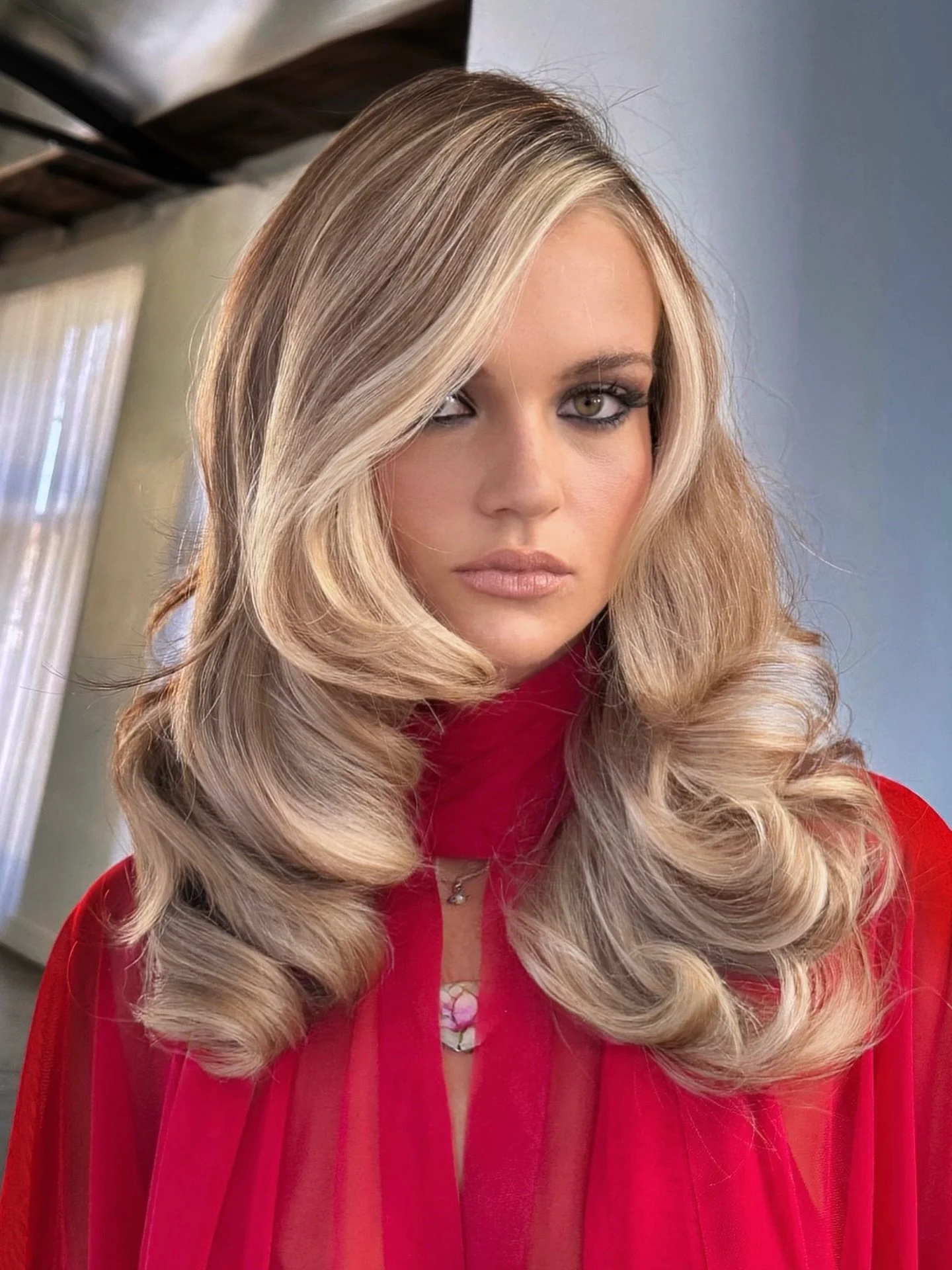 ORANGE BLONDE ISN&rsquo;T A TONER PROBLEM. 🔥

This blonde was light enough, it just had zero contrast.
Strategic lowlights + controlled lift = warmth cancelled without sacrificing brightness.

If you&rsquo;ve ever lifted more and wondered why it sti