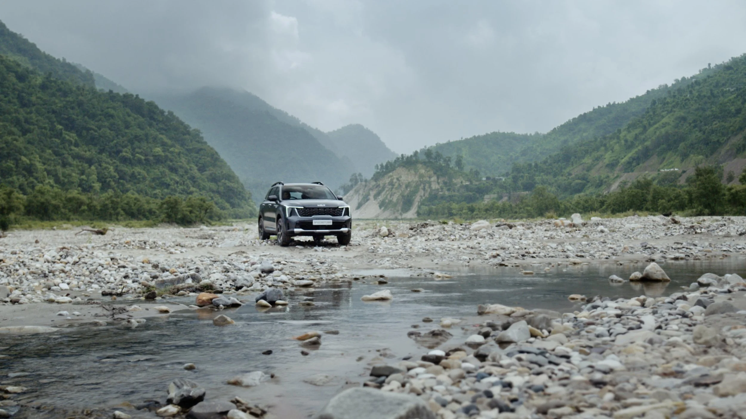 Martin-Bennett-KIA_Sorento_AWD-4_Sharp.jpg