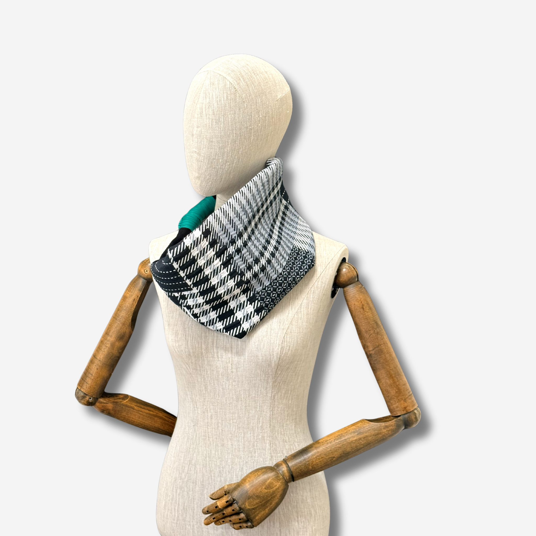 'Azacca' check snood