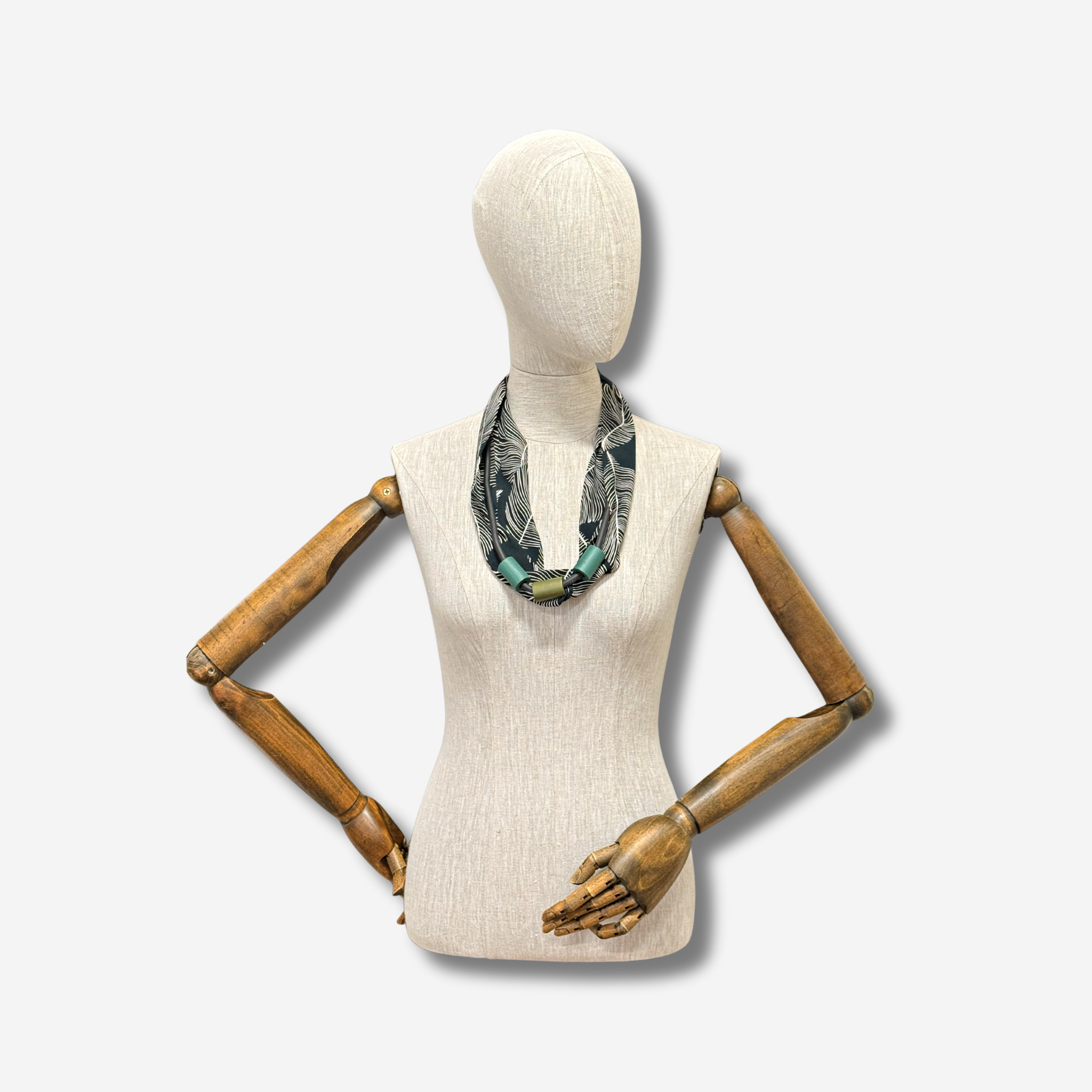 W- S SCARFETTE LEAF 4.png