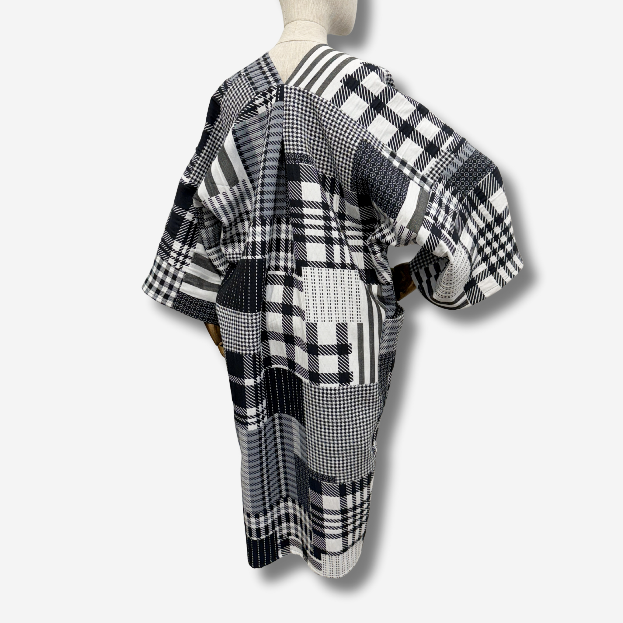 W-A LONGLINE KIMONO CHECK 5.png