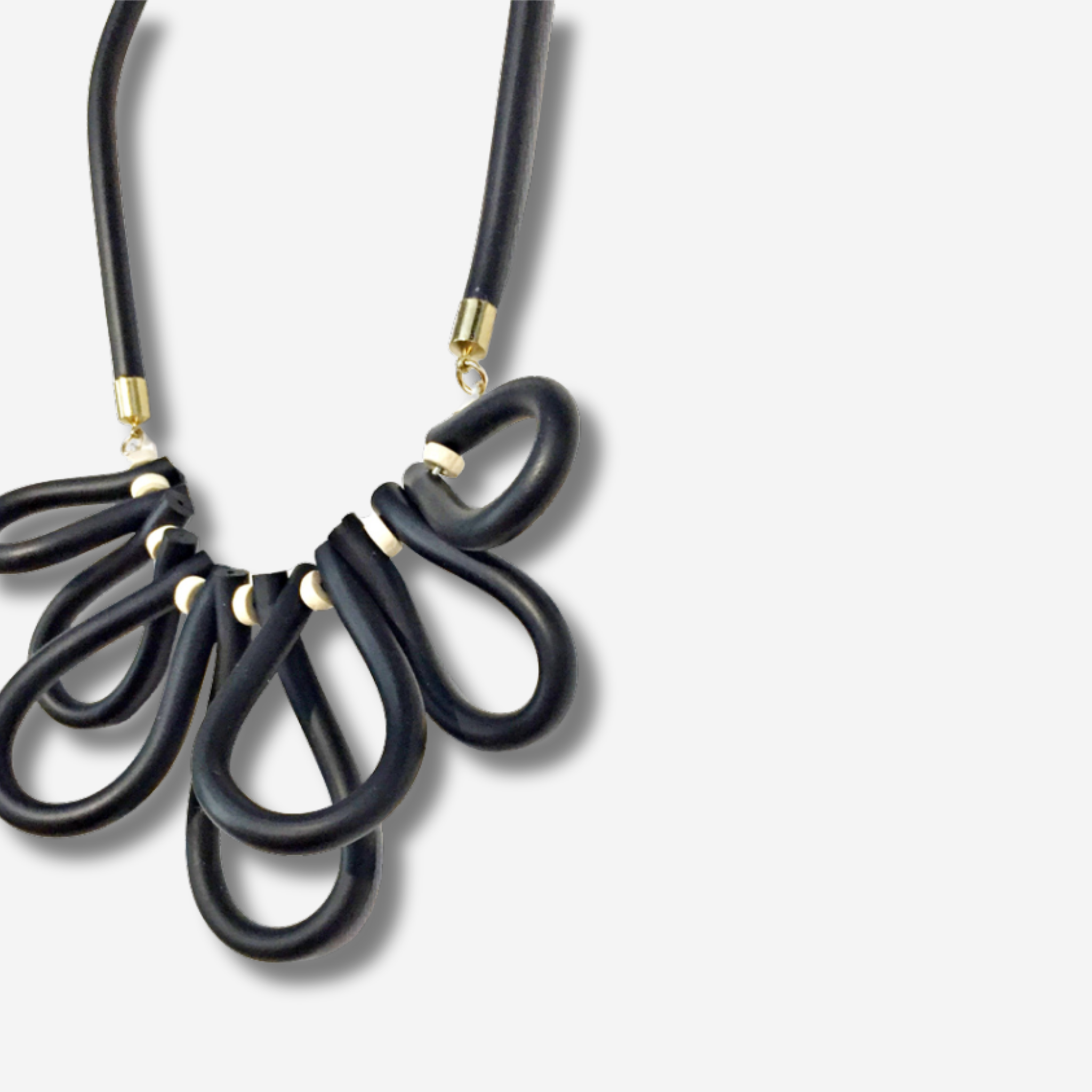'NYLA' RUBBER LOOP COLLIER