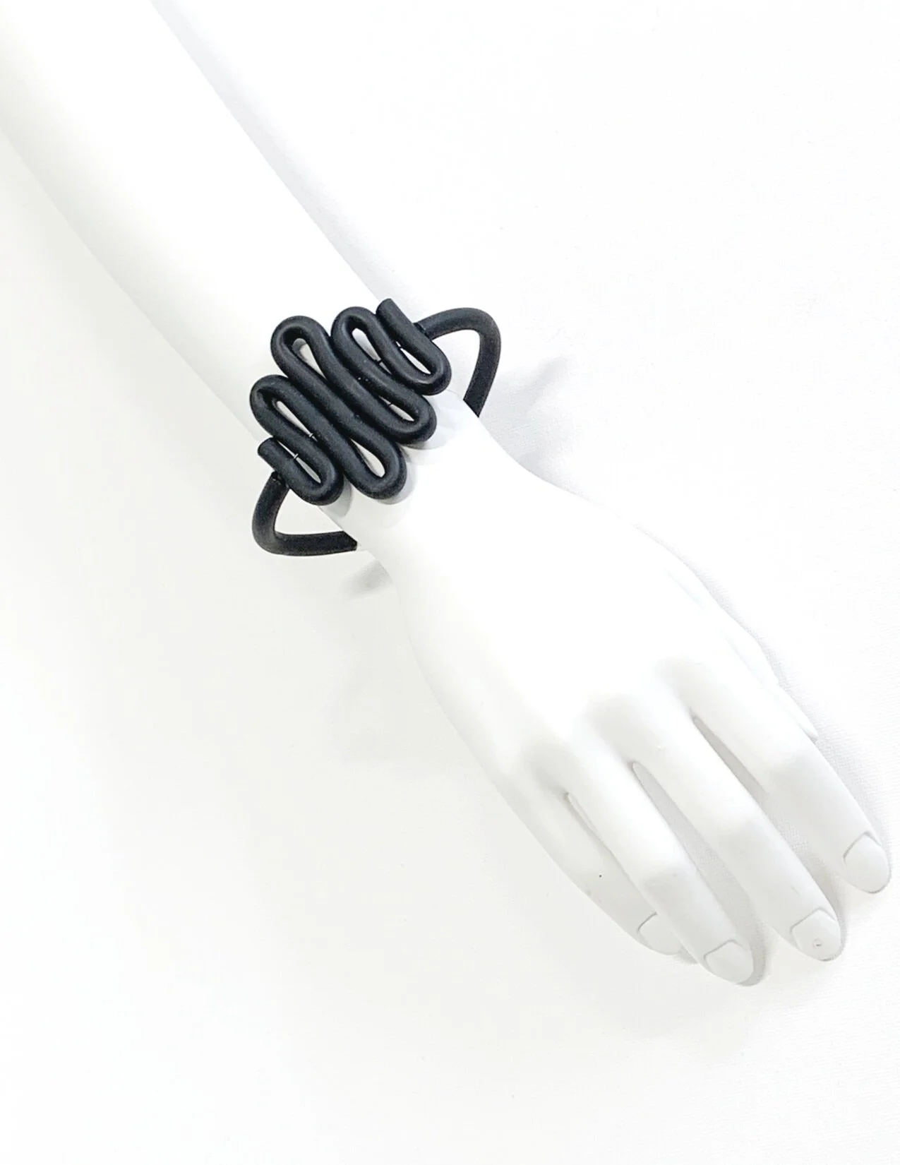 'DEMETRIA' RUBBER WRISTLET