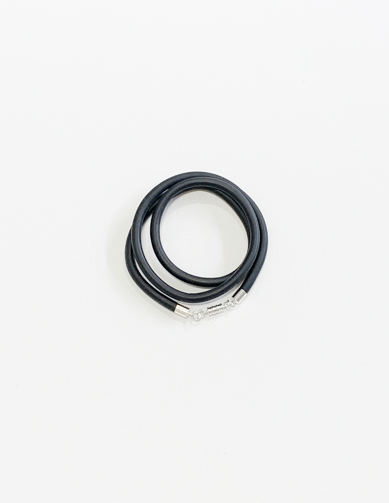 'THALI' RUBBER WRISTLET