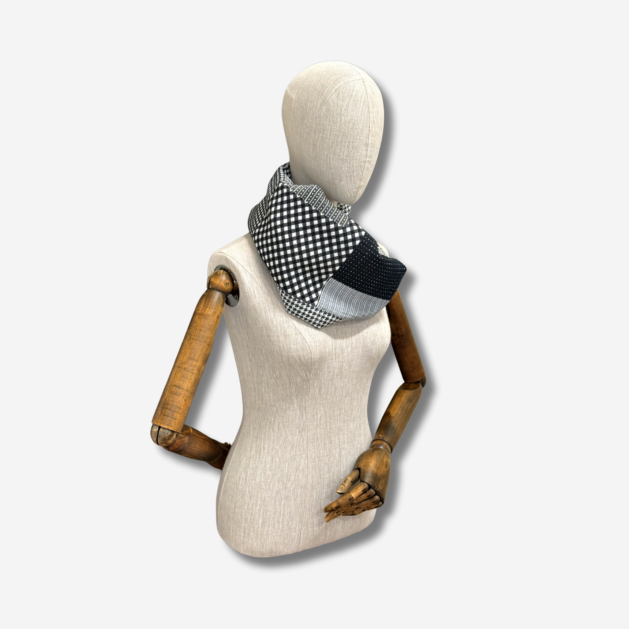 W-S SNOOD CHECK MIX BLACK 4.png