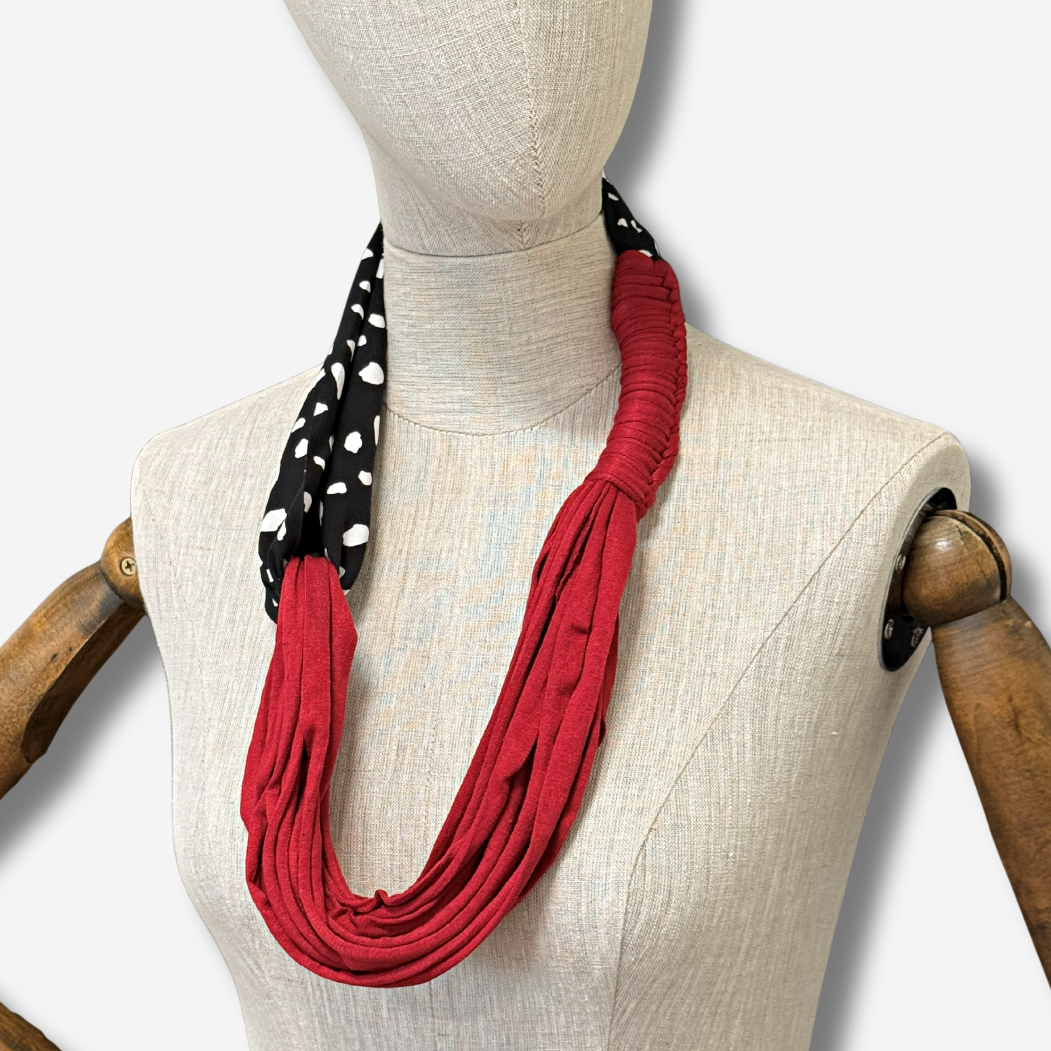 W-S SCARFETTE SPOT BURGUNDY 5.png