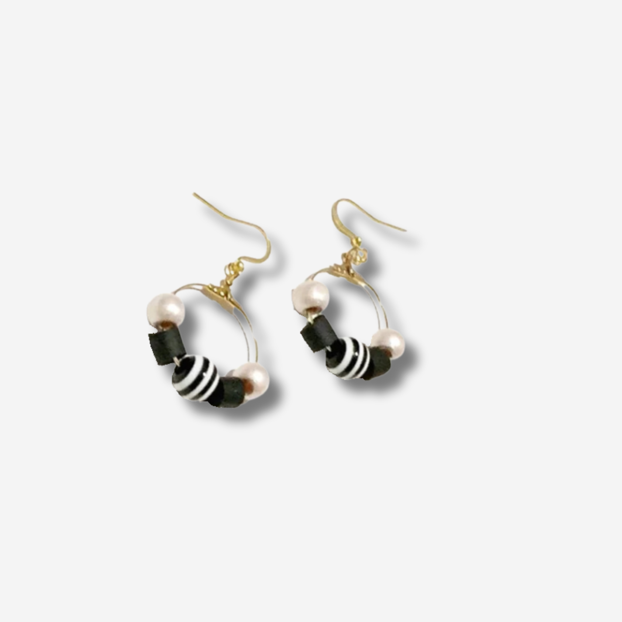 'NAIRI' MINI HOOP EARRING