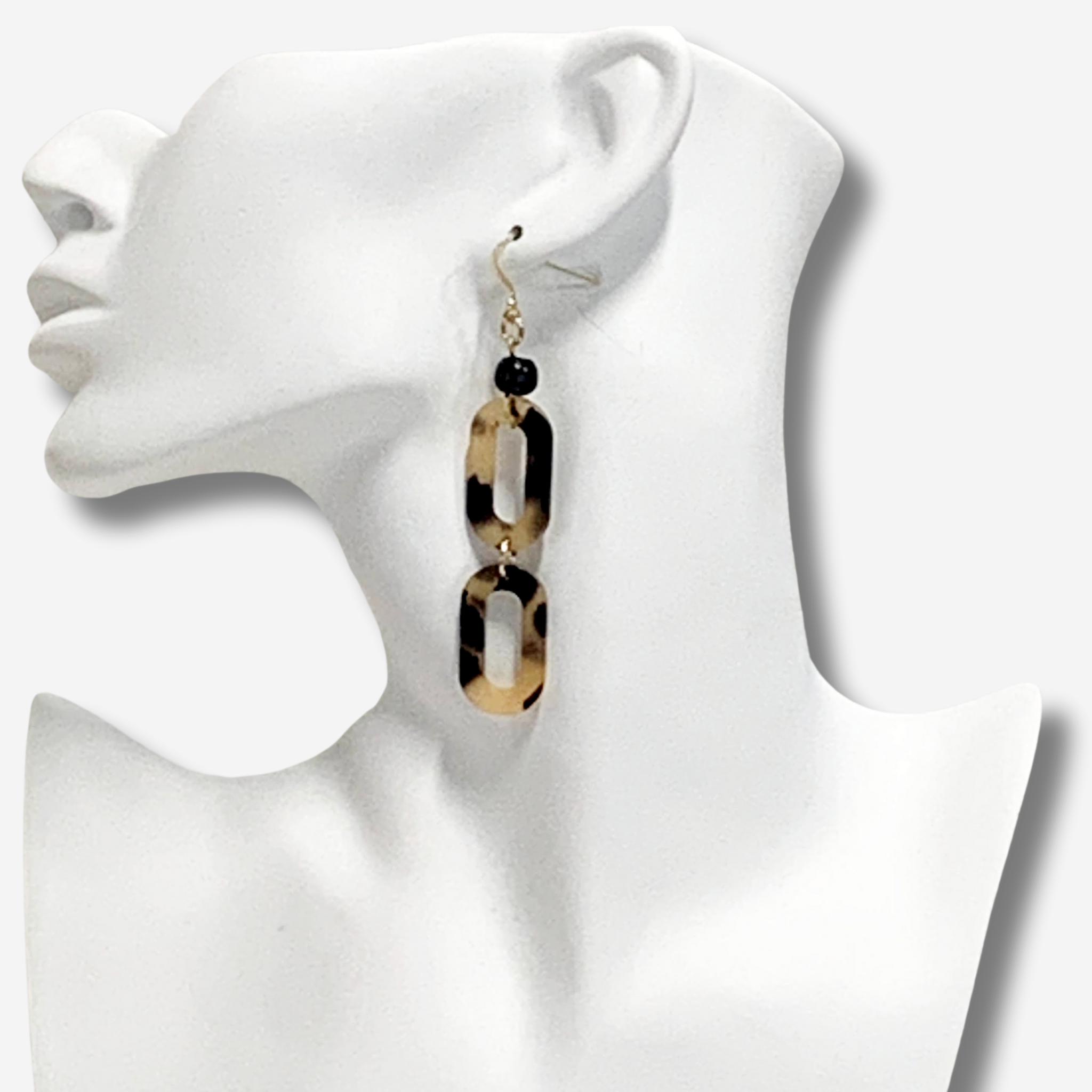 W-J746 AUDEN IMAGE 3.png