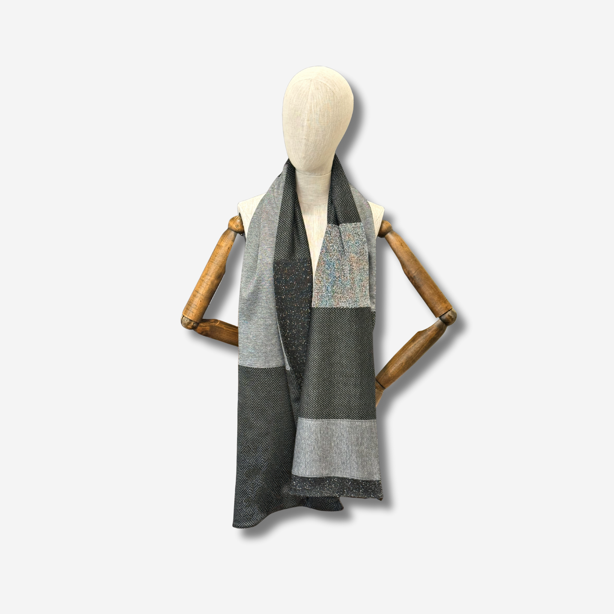 'Mukaramma' spliced shawl