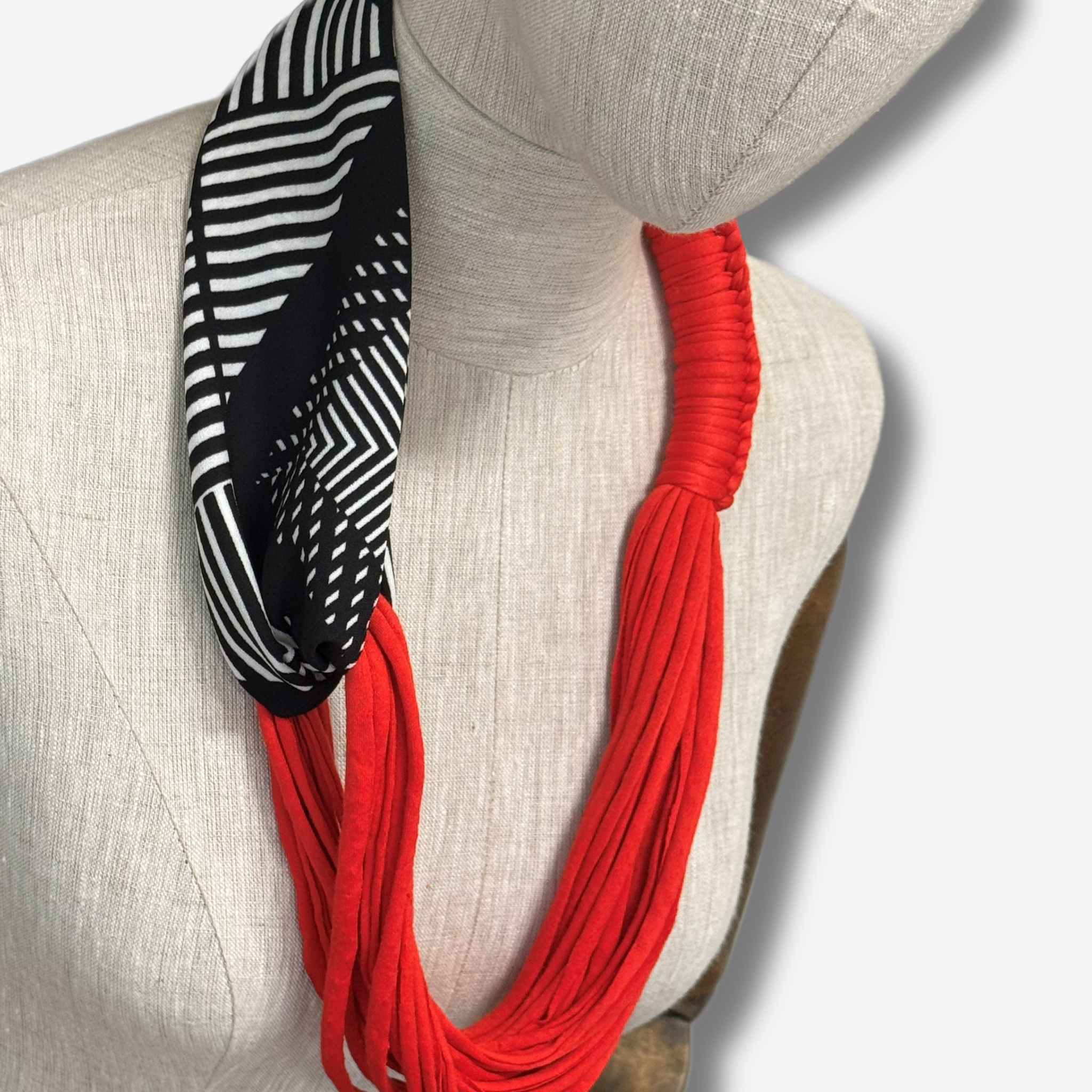 W-S SCARFETTE SPLICED MONO 4.png