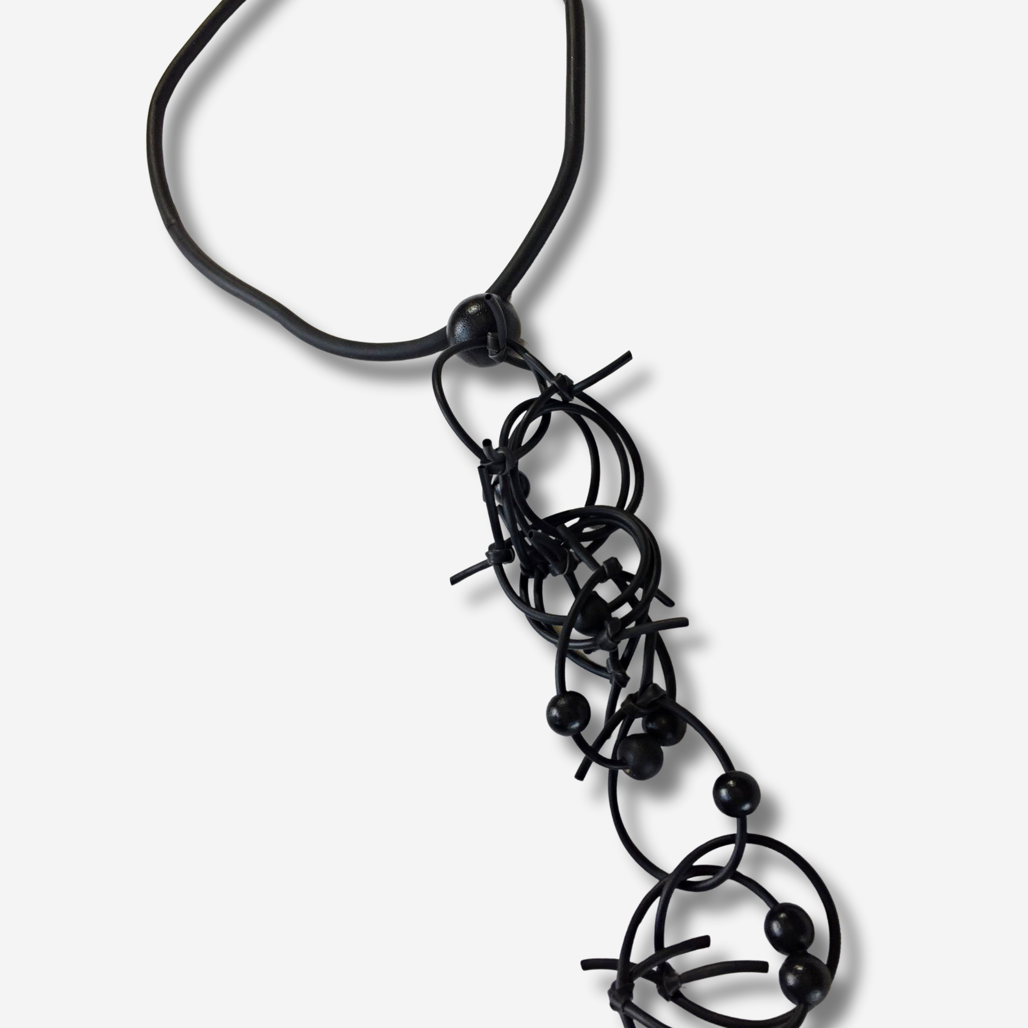 ‘Luda’ Ó Ring Drop Neckpiece