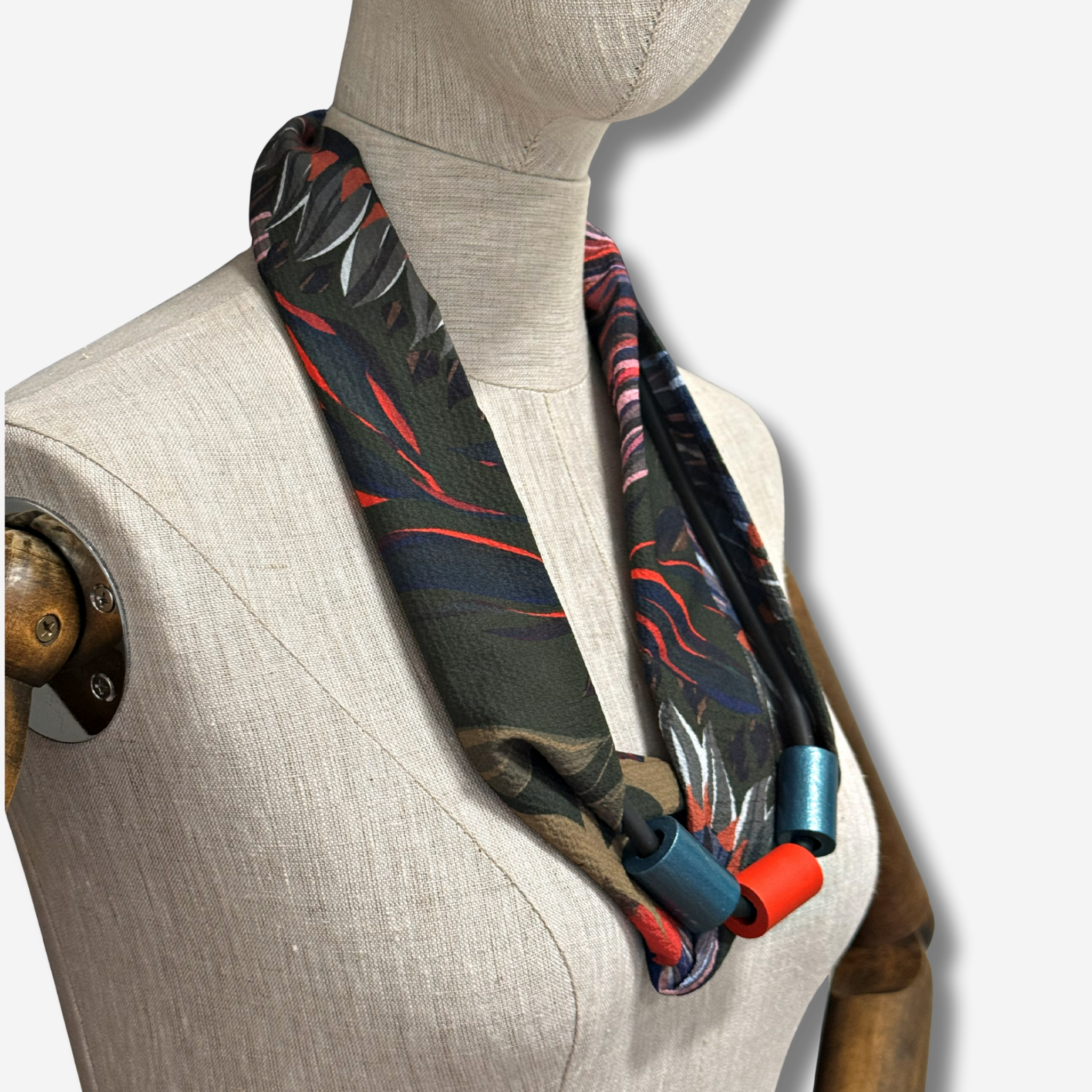 W- S SCARFETTE GREEN LEAF 4.png