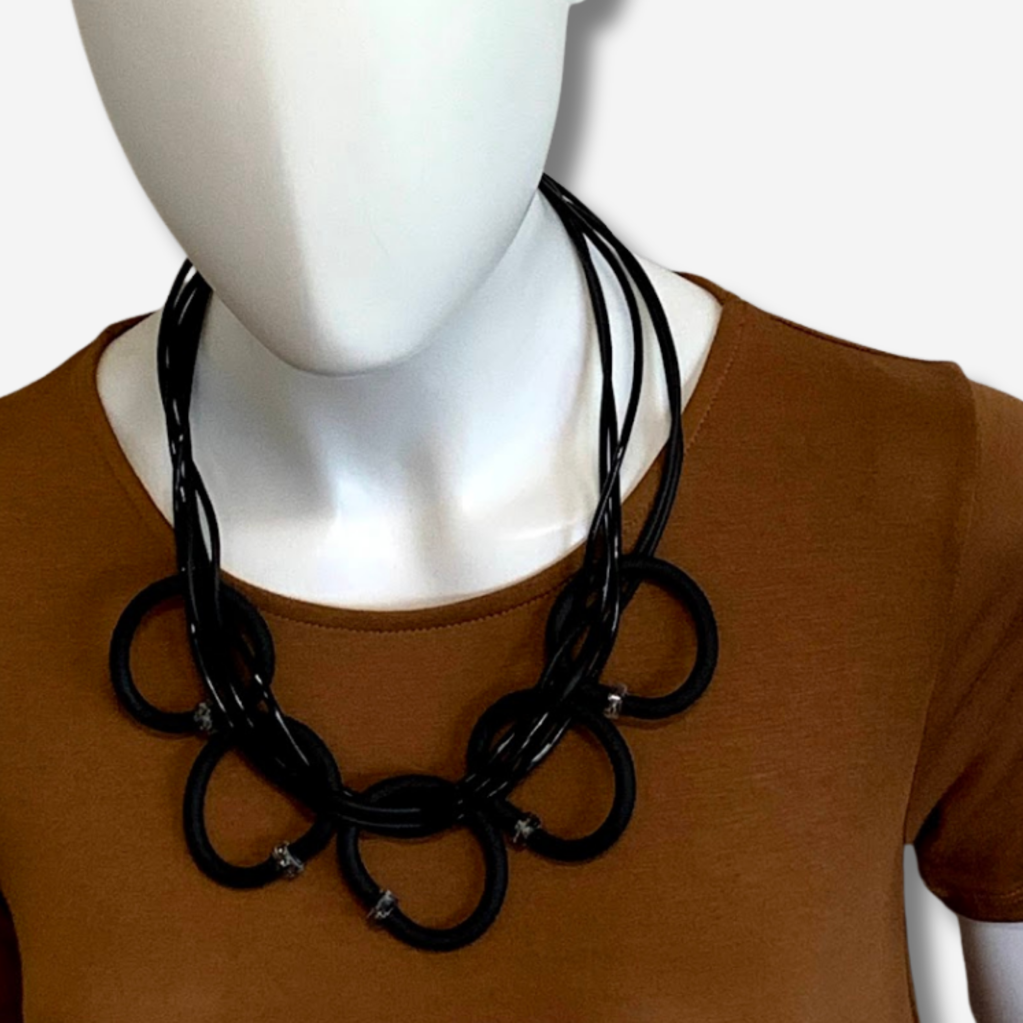 W-J656 AZRIEL IMAGE 2.png