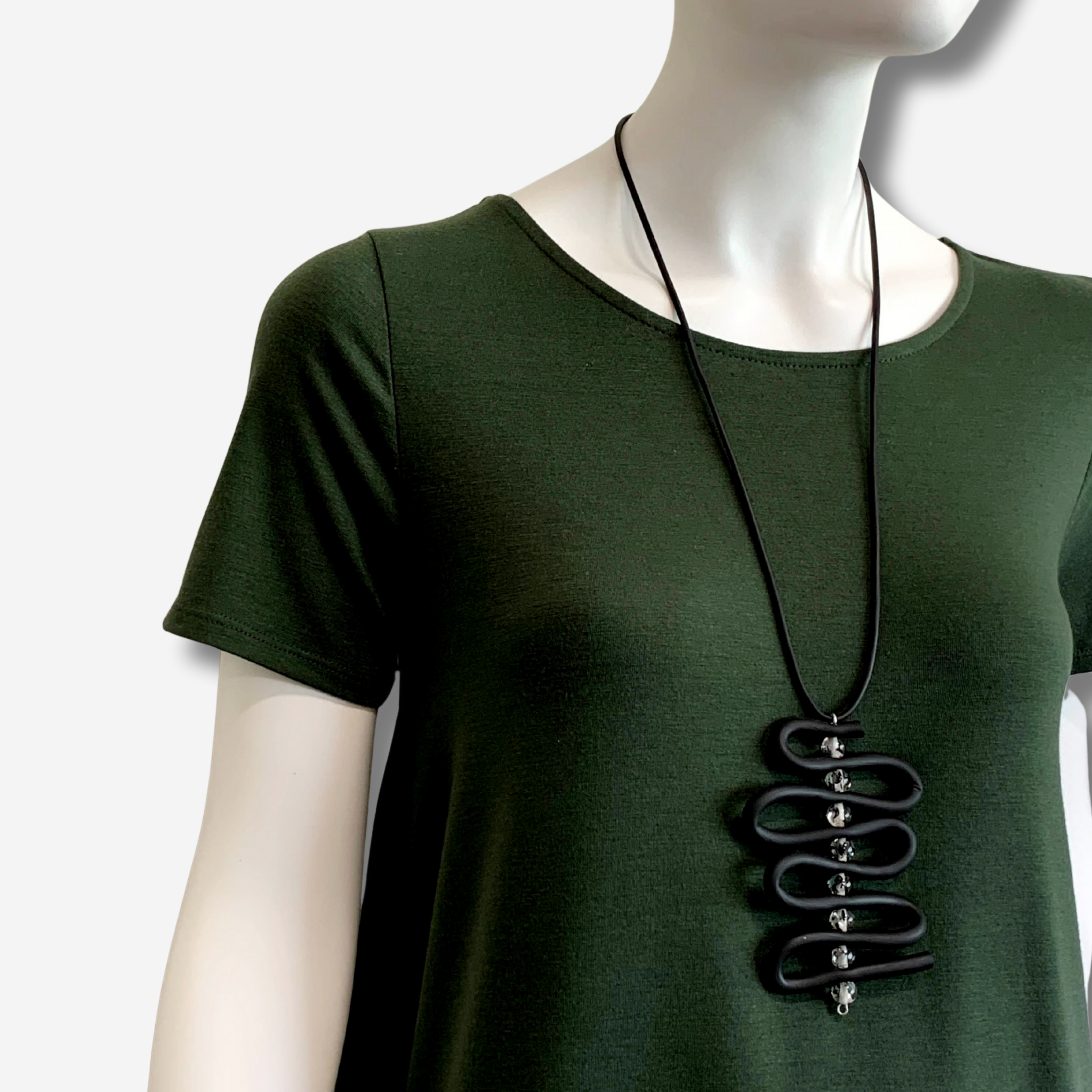 W-J760 AZRIEL IMAGE 4.png