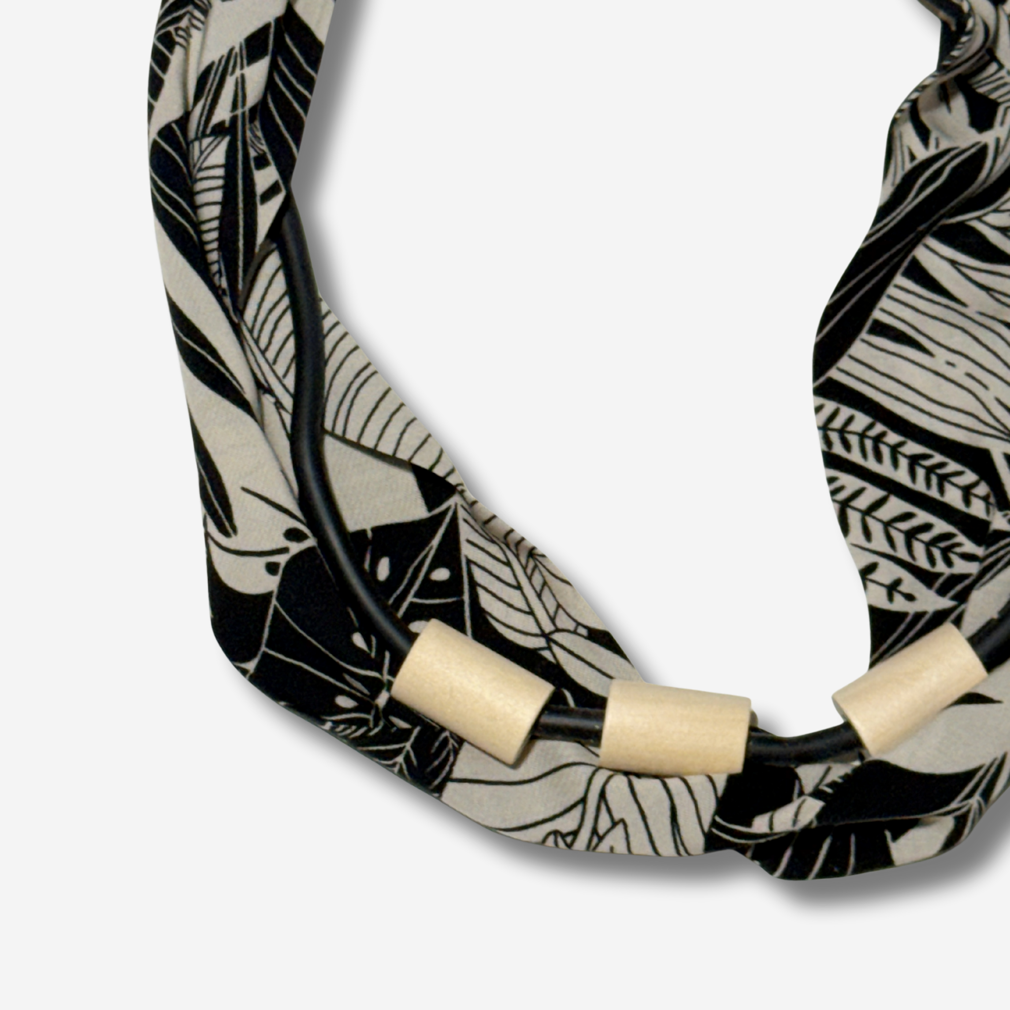 W- S SCARFETTE LEAF PRINT NEUTRAL 1.png