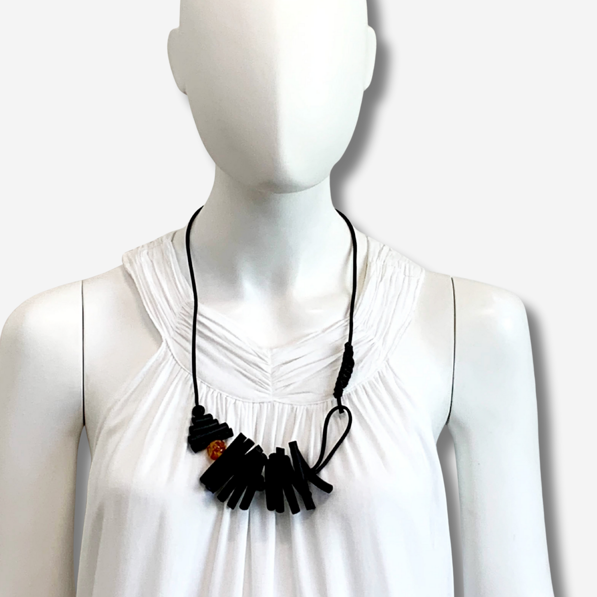 W-J605 TOSCA IMAGE 2.png