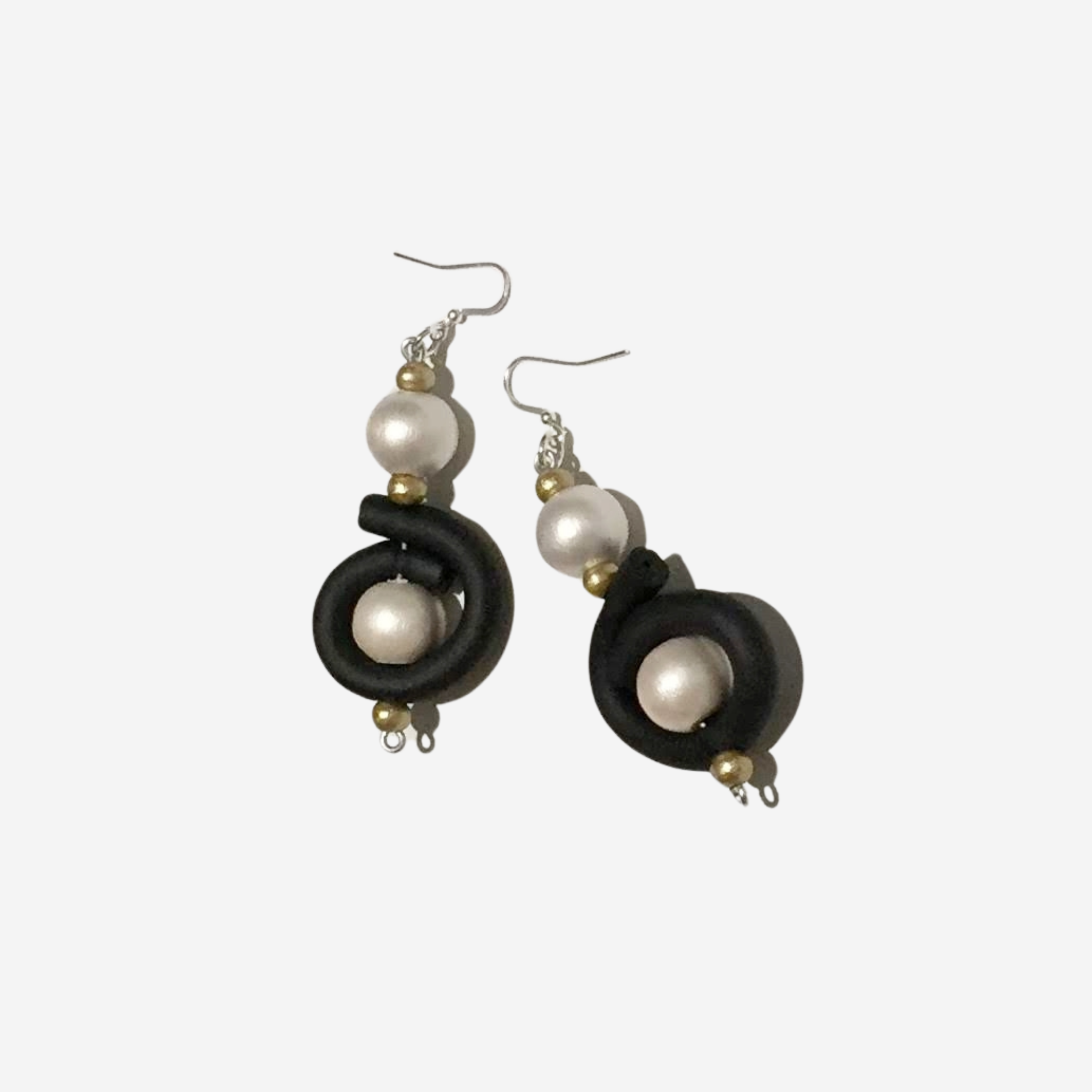 'ROKINSA' DROP EARRING