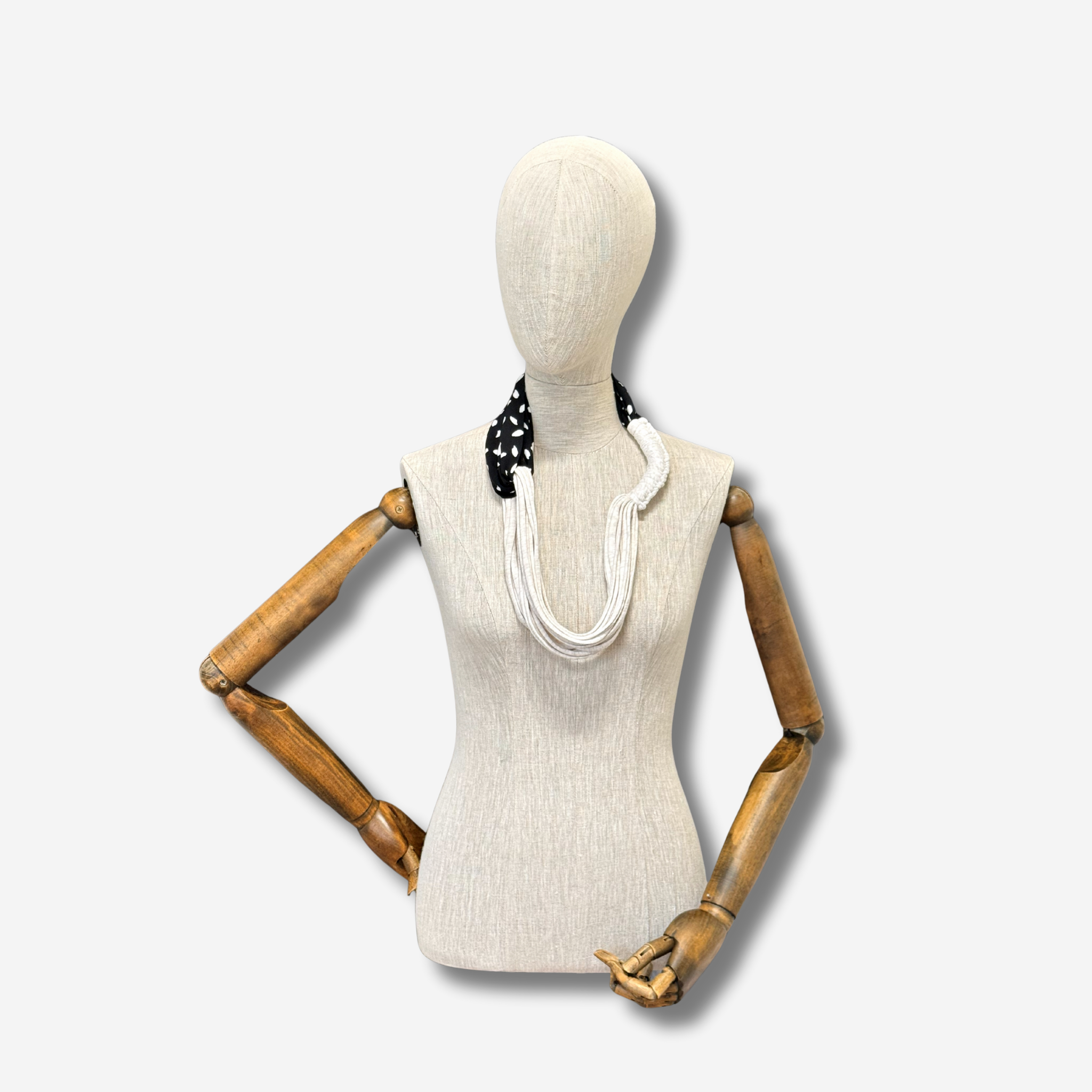 W-S SCARFETTE SPOT BLANC 6.png