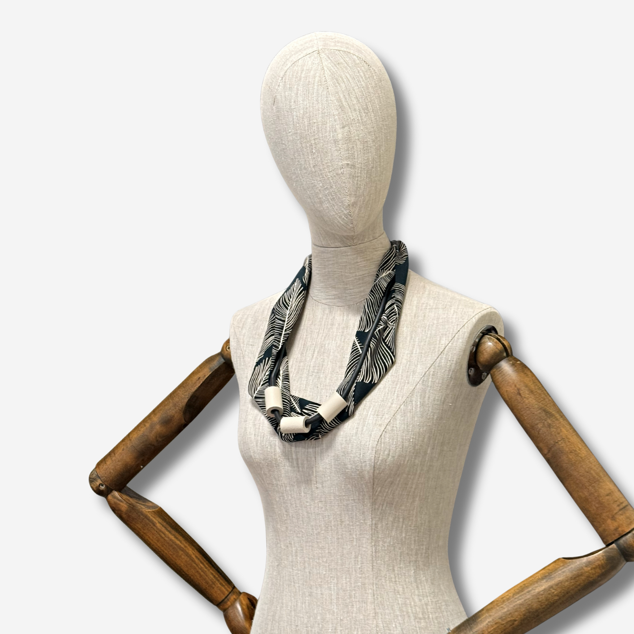 W- S SCARFETTE LEAF 9.png