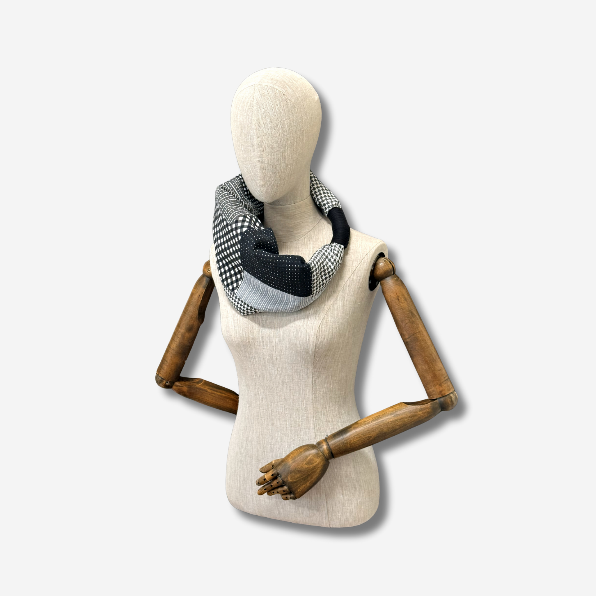 W-S SNOOD CHECK MIX BLACK 5.png