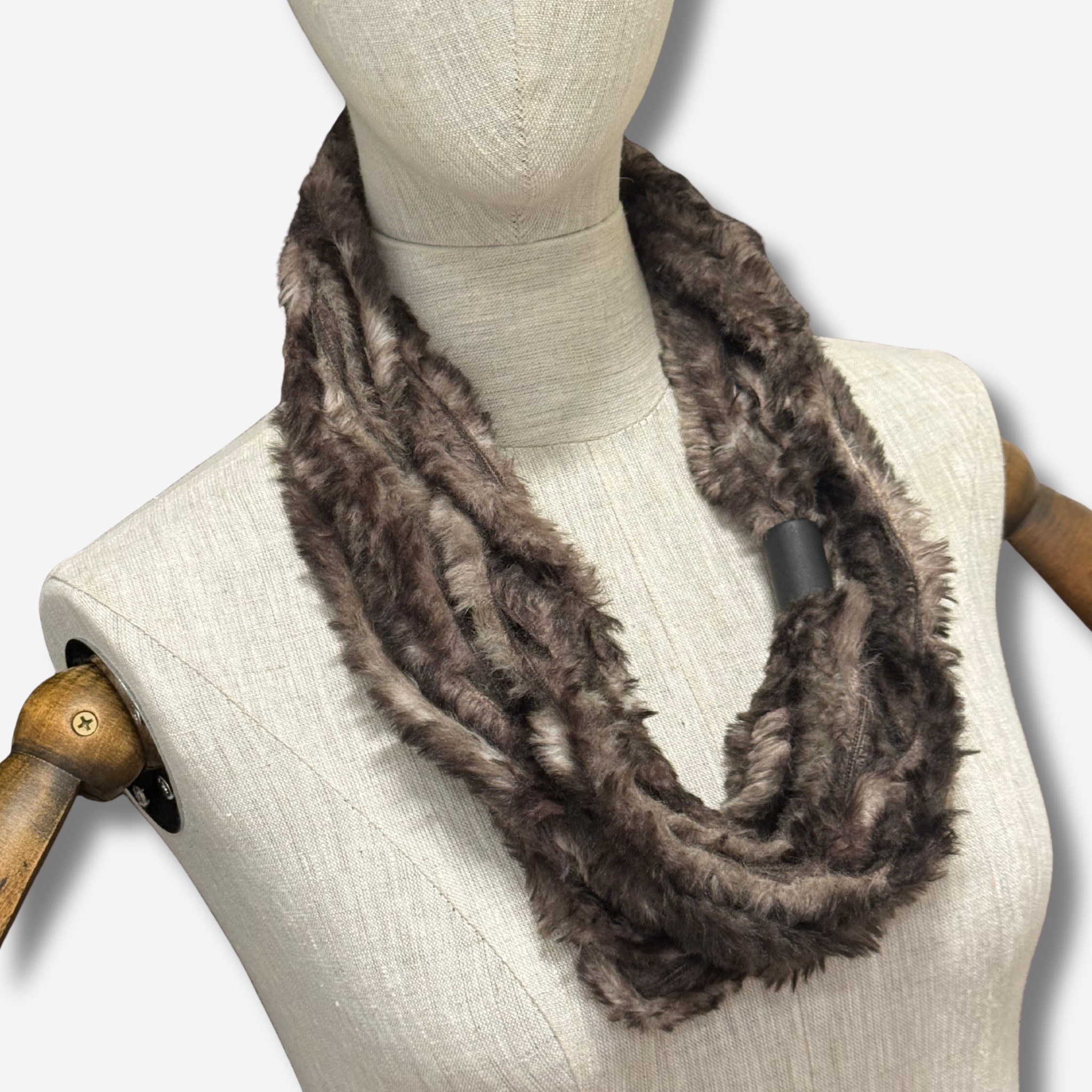 W-S FLUFFY SCARF BROWN 4.png