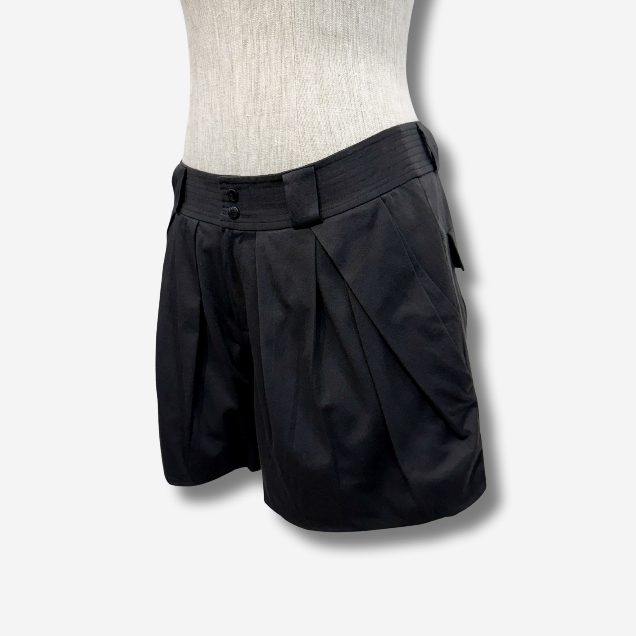 'ODESA' PLEAT DETAIL SHORT