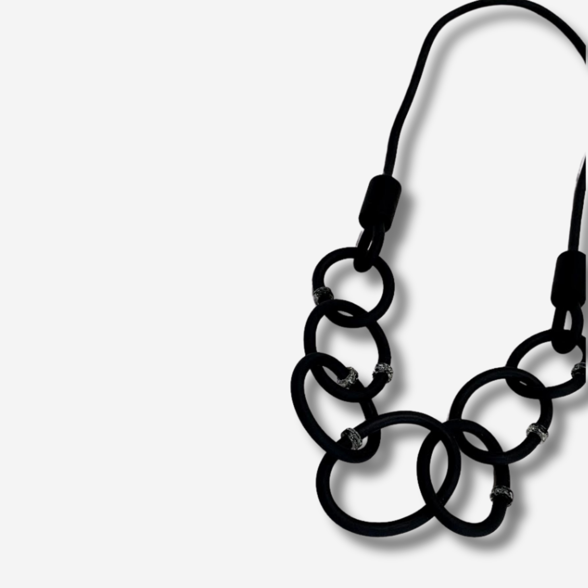 ‘Ojai’ Ó Ring Neckpiece