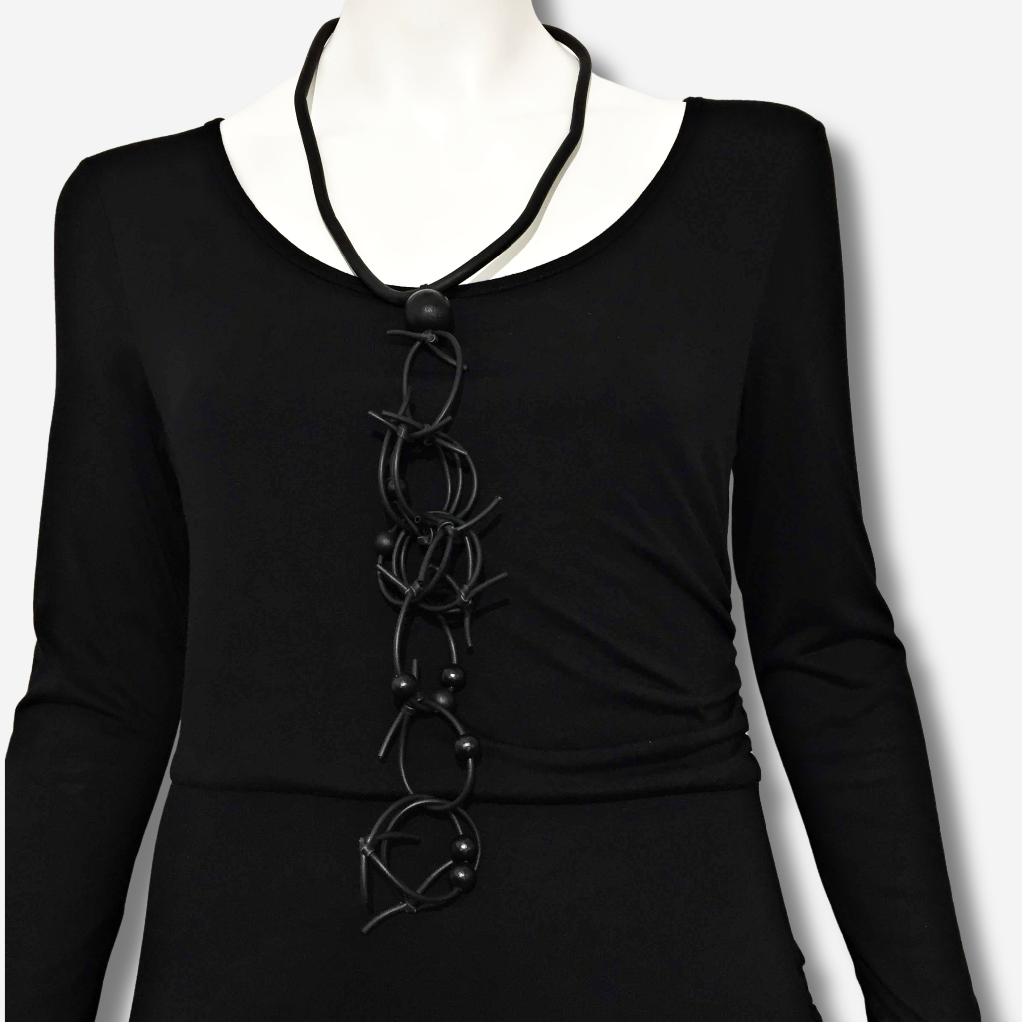 W-J DUA Y NECK 7.png
