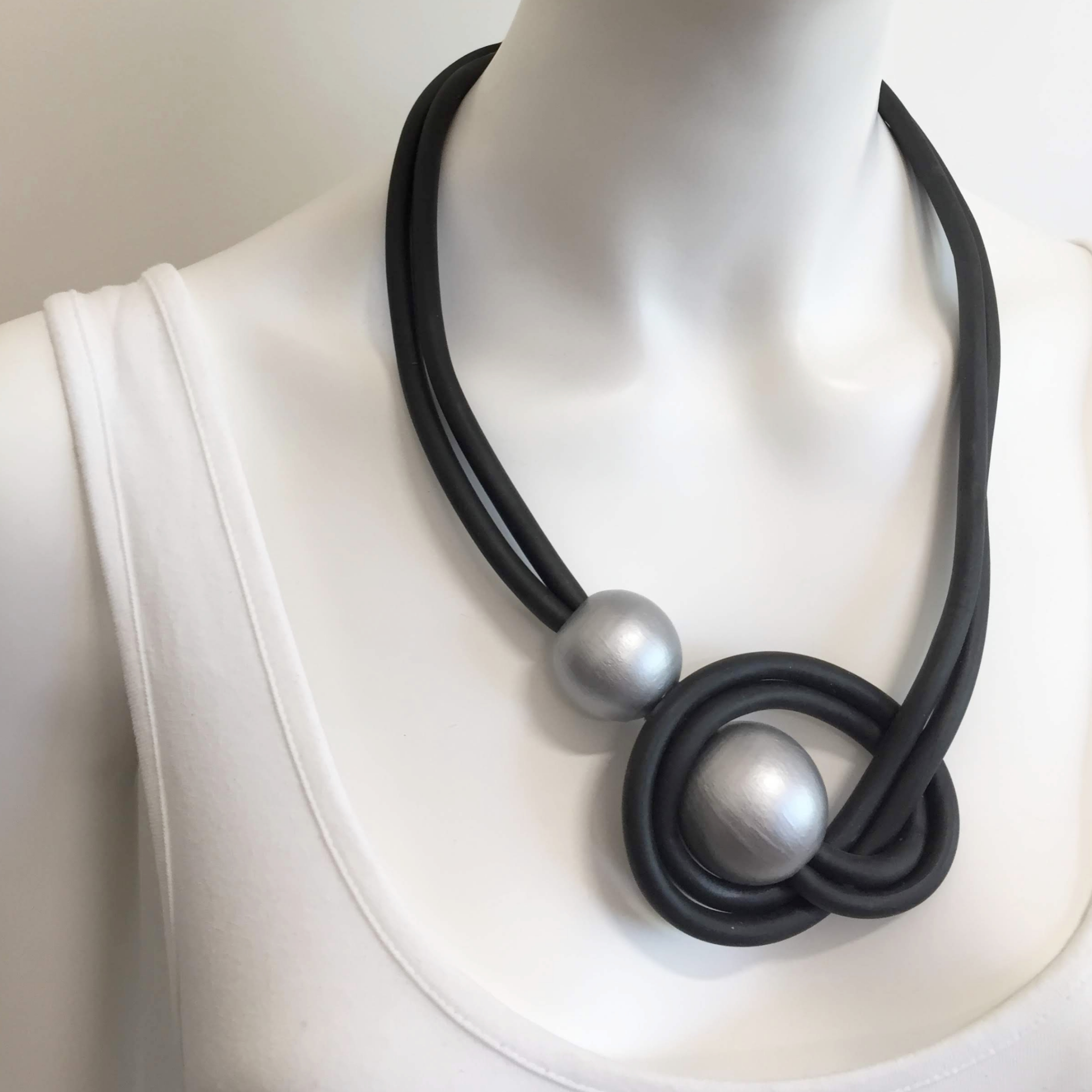 W-J462 SILVER IMAGE 4.png