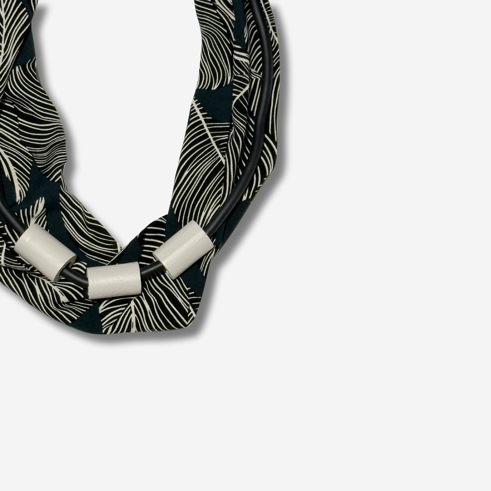 W- S SCARFETTE LEAF 12.png