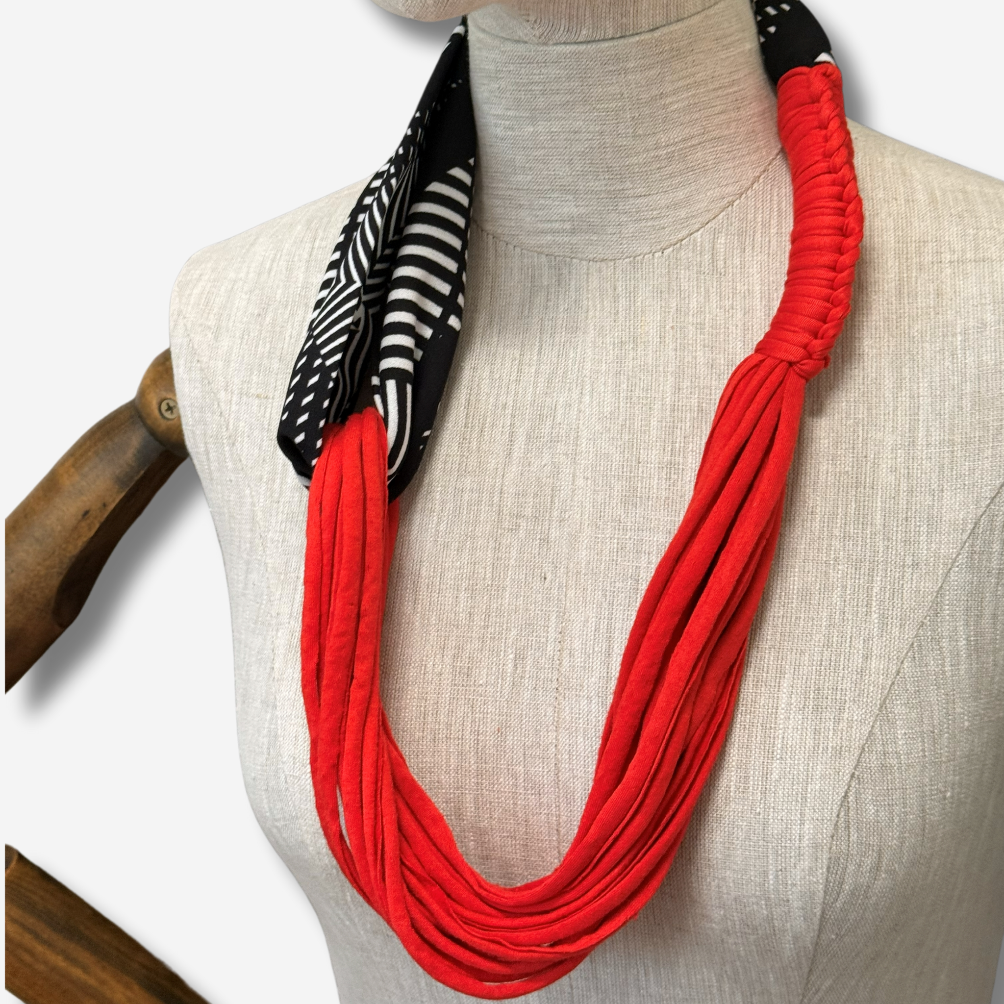 W-S SCARFETTE SPLICED MONO 3.png